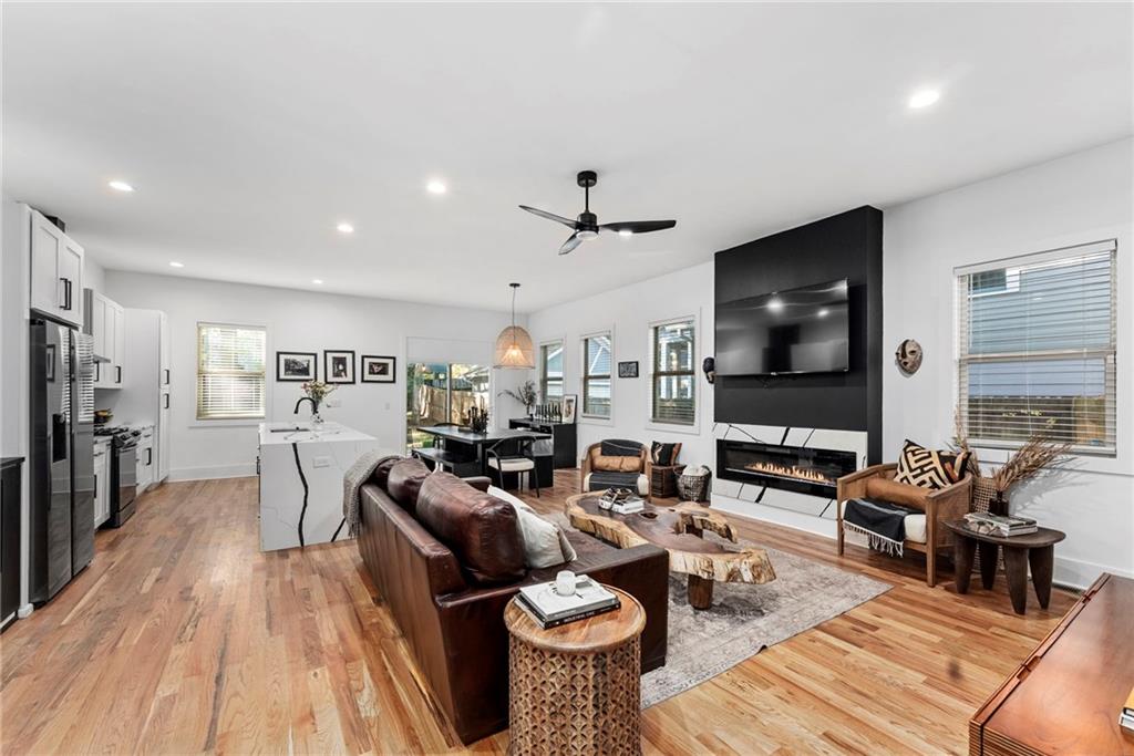 Atlanta, Georgia, 30317, United States, 5 Bedrooms Bedrooms, ,4 BathroomsBathrooms,Residential,For Sale,1989544