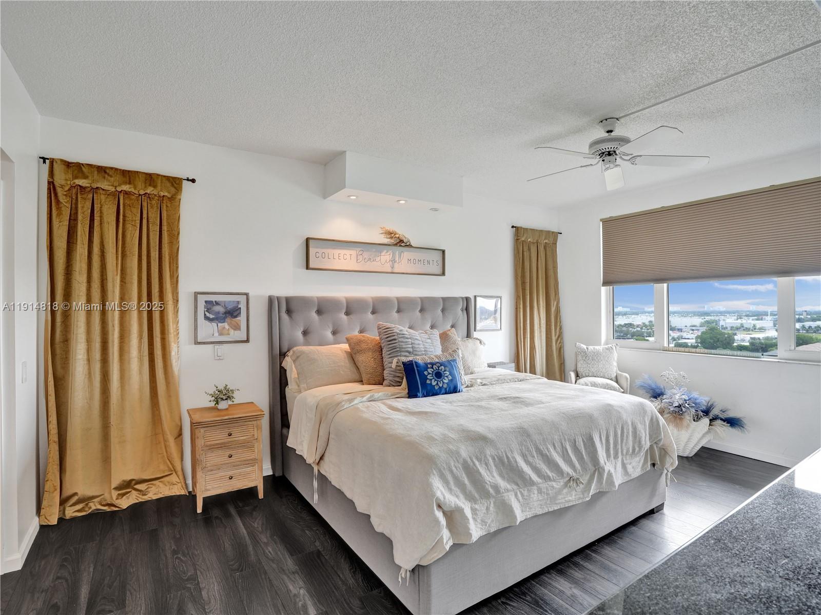 Hollywood, Florida, 33021, United States, 2 Bedrooms Bedrooms, ,3 BathroomsBathrooms,Residential,For Sale,1997464