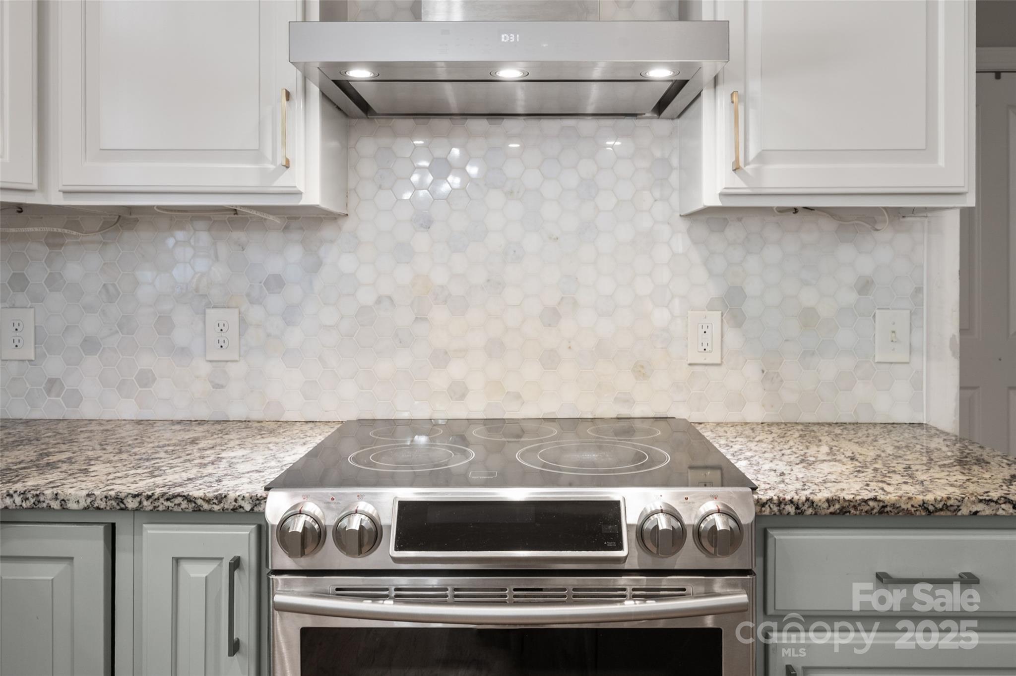 Matthews, North Carolina, 28104, United States, 4 Bedrooms Bedrooms, ,4 BathroomsBathrooms,Residential,For Sale,1989283