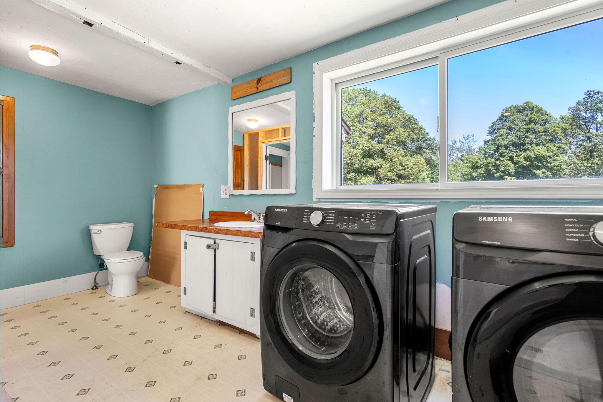 Biddeford, Maine, 04005, United States, ,4 BathroomsBathrooms,Residential,For Sale,1882407