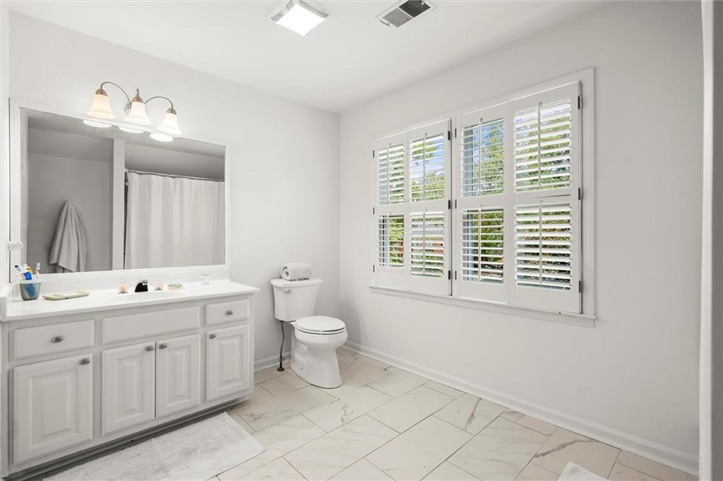 Roswell, Georgia, 30075, United States, 5 Bedrooms Bedrooms, ,5 BathroomsBathrooms,Residential,For Sale,1903038
