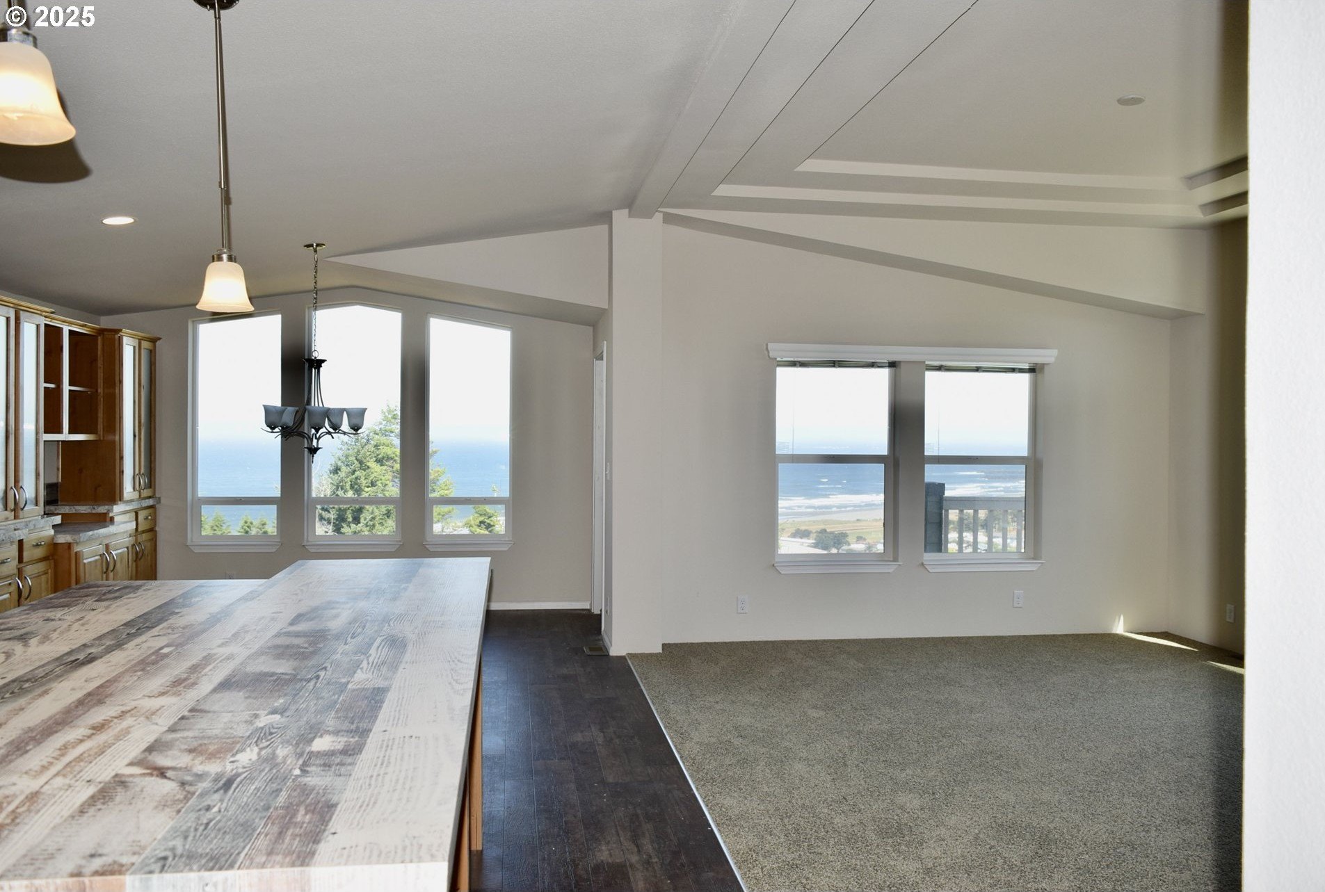 Gold Beach, Oregon, 97444, United States, 3 Bedrooms Bedrooms, ,2 BathroomsBathrooms,Residential,For Sale,1983630