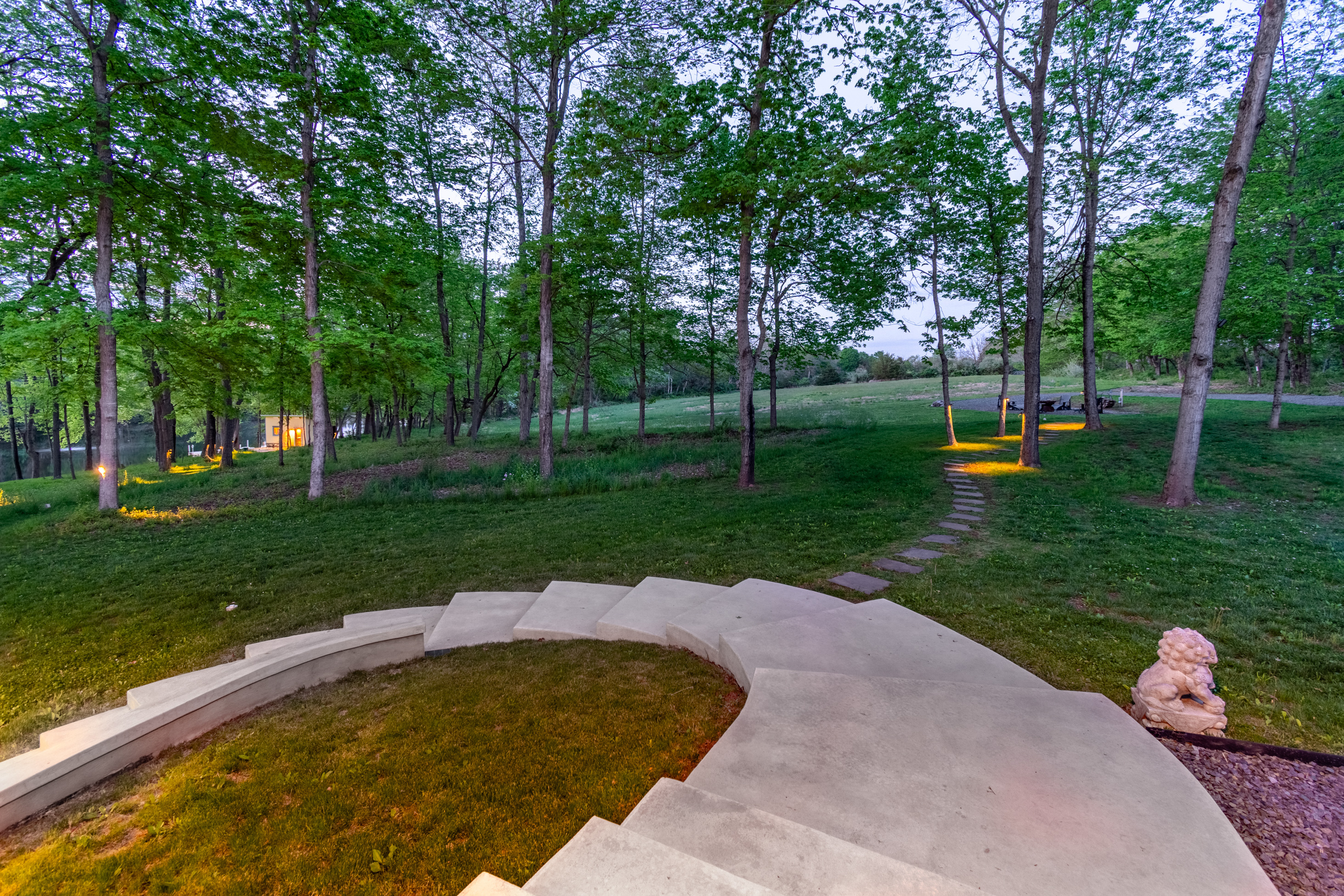  Lakeside Luxury on 44+ Acres - 物件實景