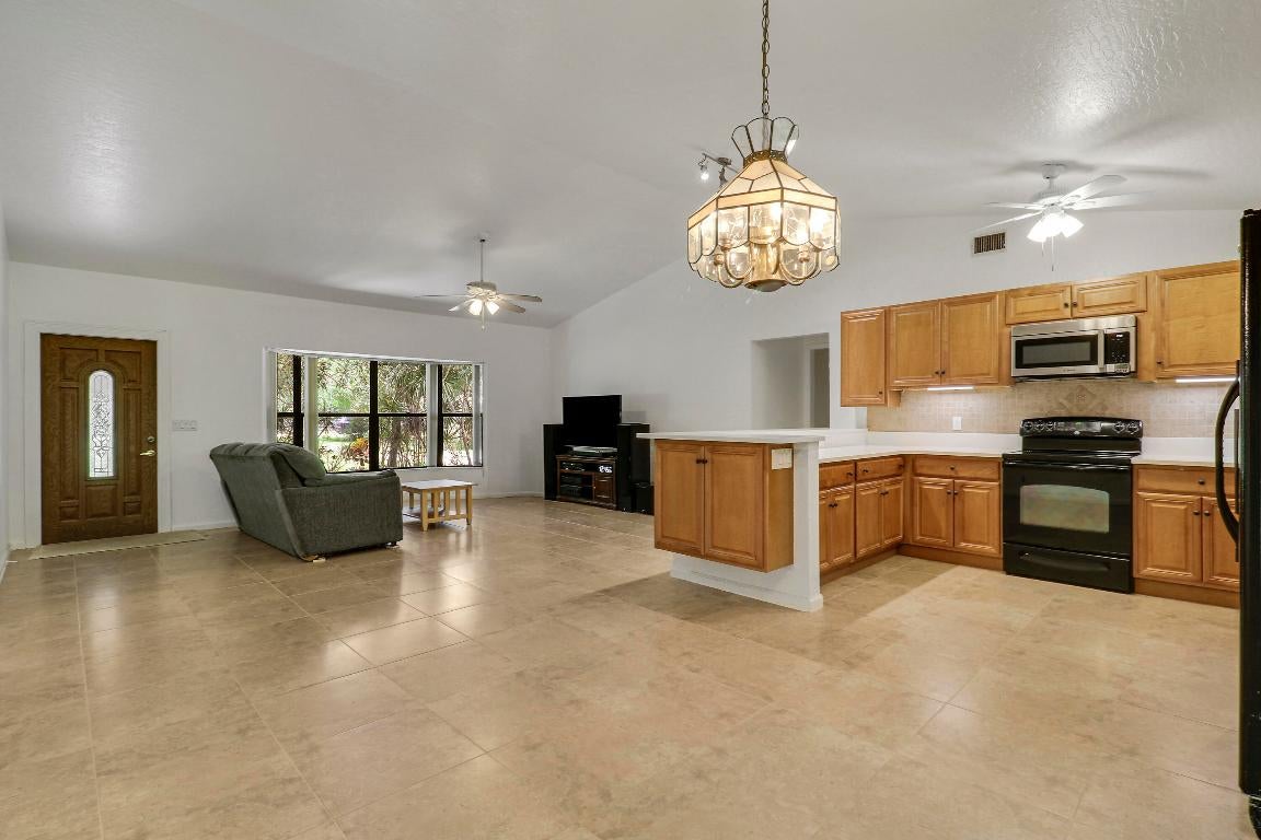 Jupiter, Florida, 33478, United States, 3 Bedrooms Bedrooms, ,2 BathroomsBathrooms,Residential,For Sale,1980938