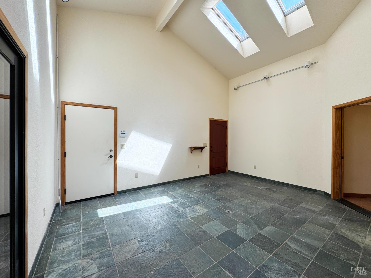 Willits, California, 95490, United States, 2 Bedrooms Bedrooms, ,2 BathroomsBathrooms,Residential,For Sale,1983542