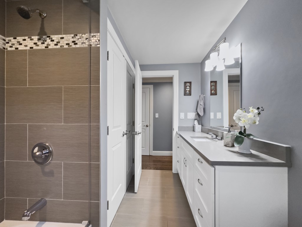 North Andover, Massachusetts, 01845, United States, 3 Bedrooms Bedrooms, ,4 BathroomsBathrooms,Residential,For Sale,2005973