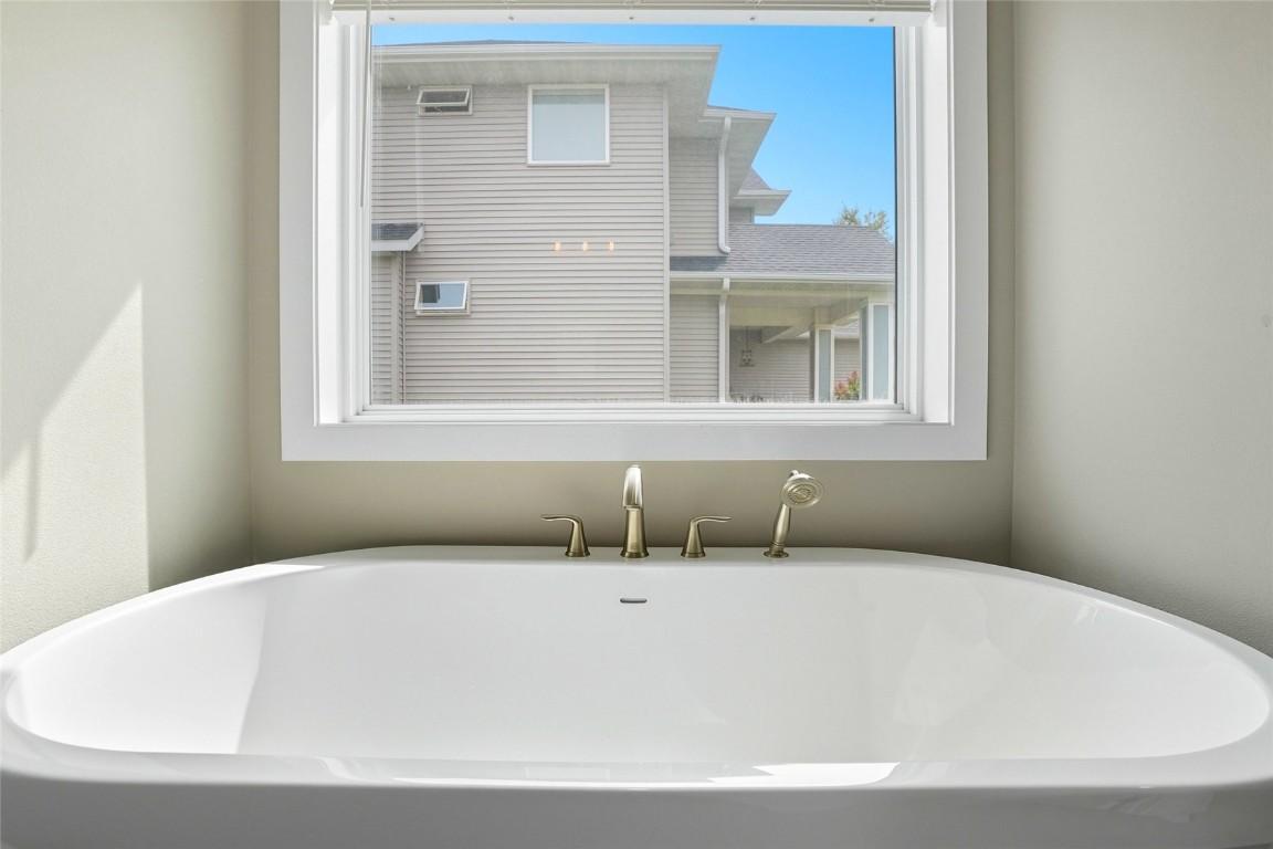 Solon, Iowa, 52333, United States, 4 Bedrooms Bedrooms, ,3 BathroomsBathrooms,Residential,For Sale,1975943