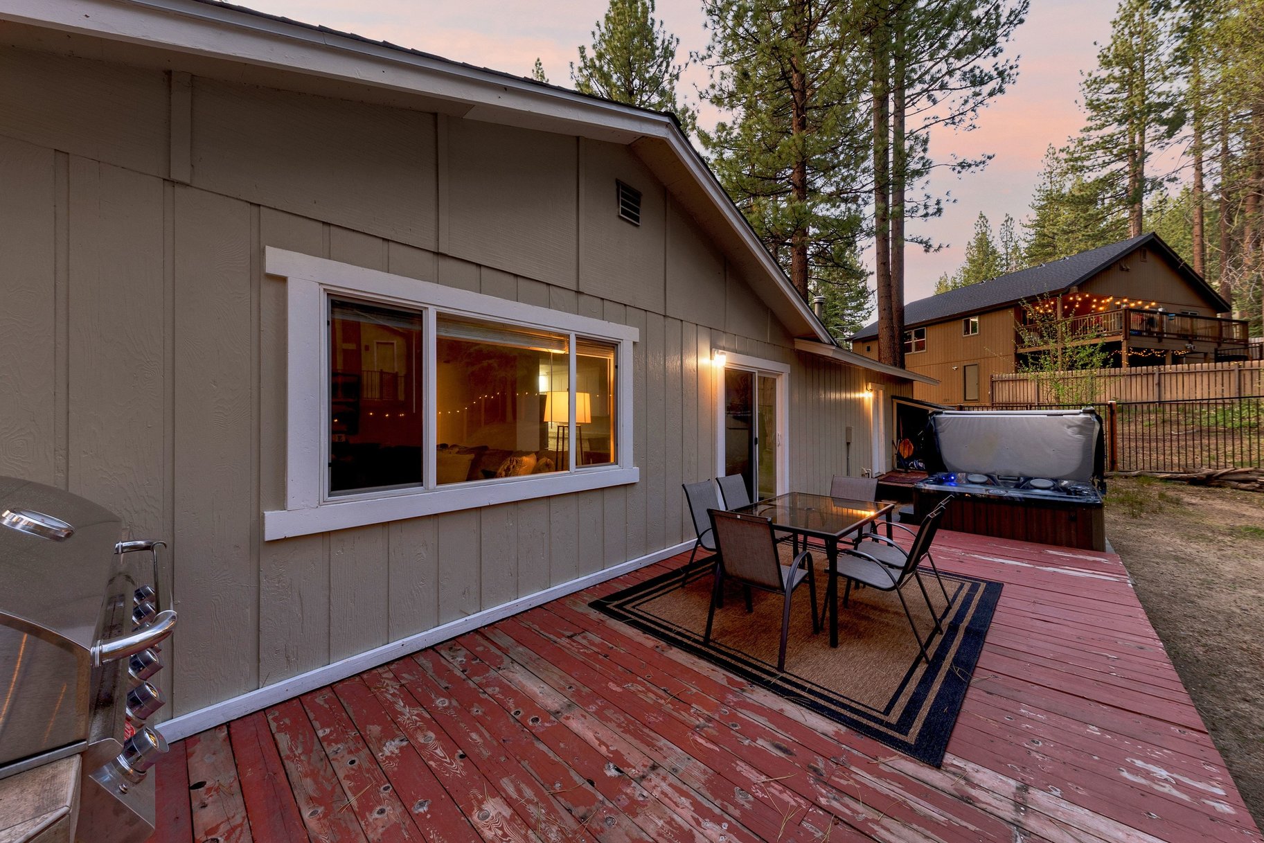  Move-In Ready 4 Bedroom Beauty  2022 Remodel  Fenced Yard, Forest Setting - 物件實景