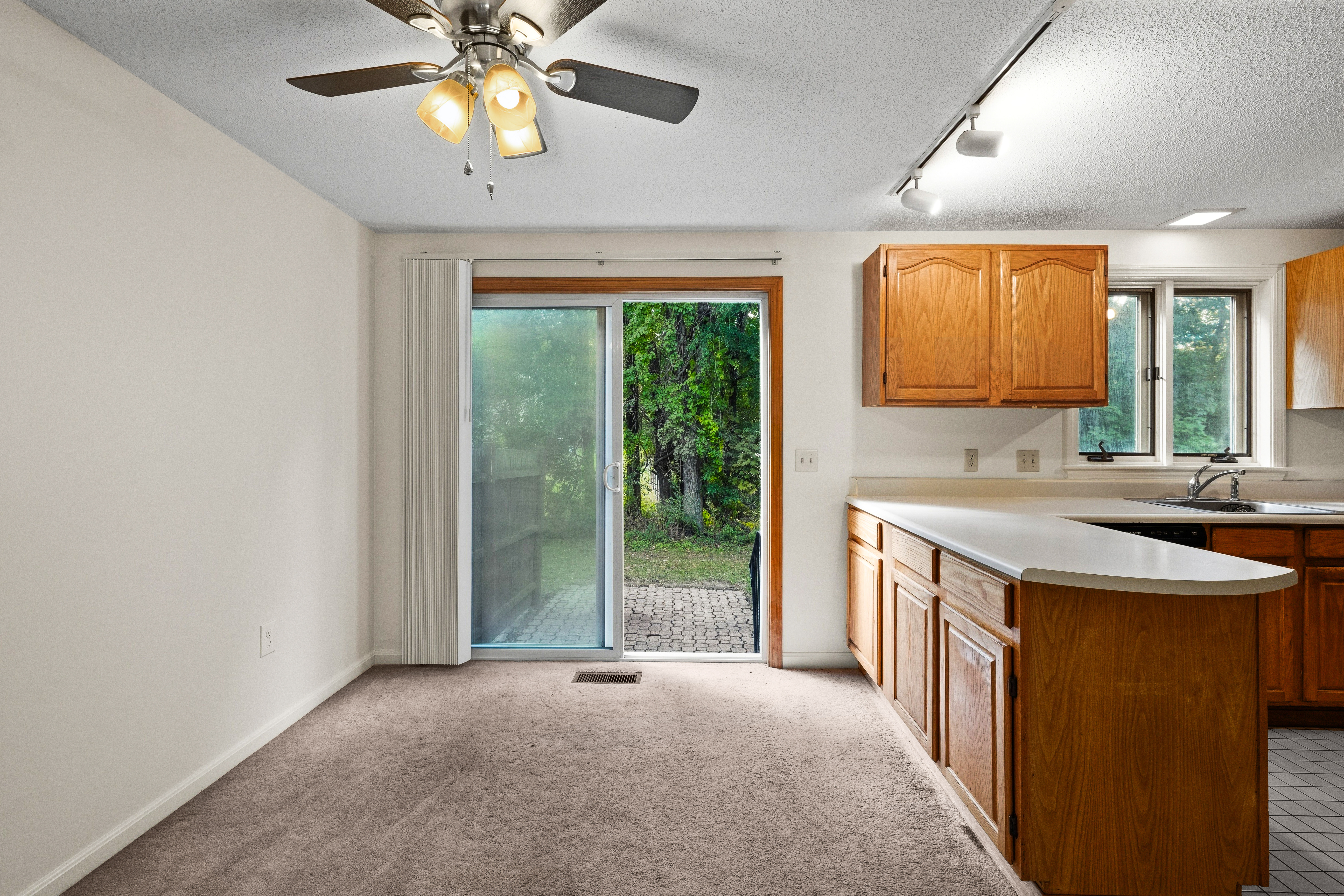  55 Littleton Road, Ayer, MA 01432 - 物件實景