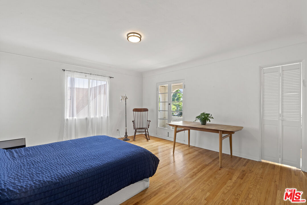 Los Angeles, California, 90036, United States, 4 Bedrooms Bedrooms, ,3 BathroomsBathrooms,Residential,For Sale,1849800