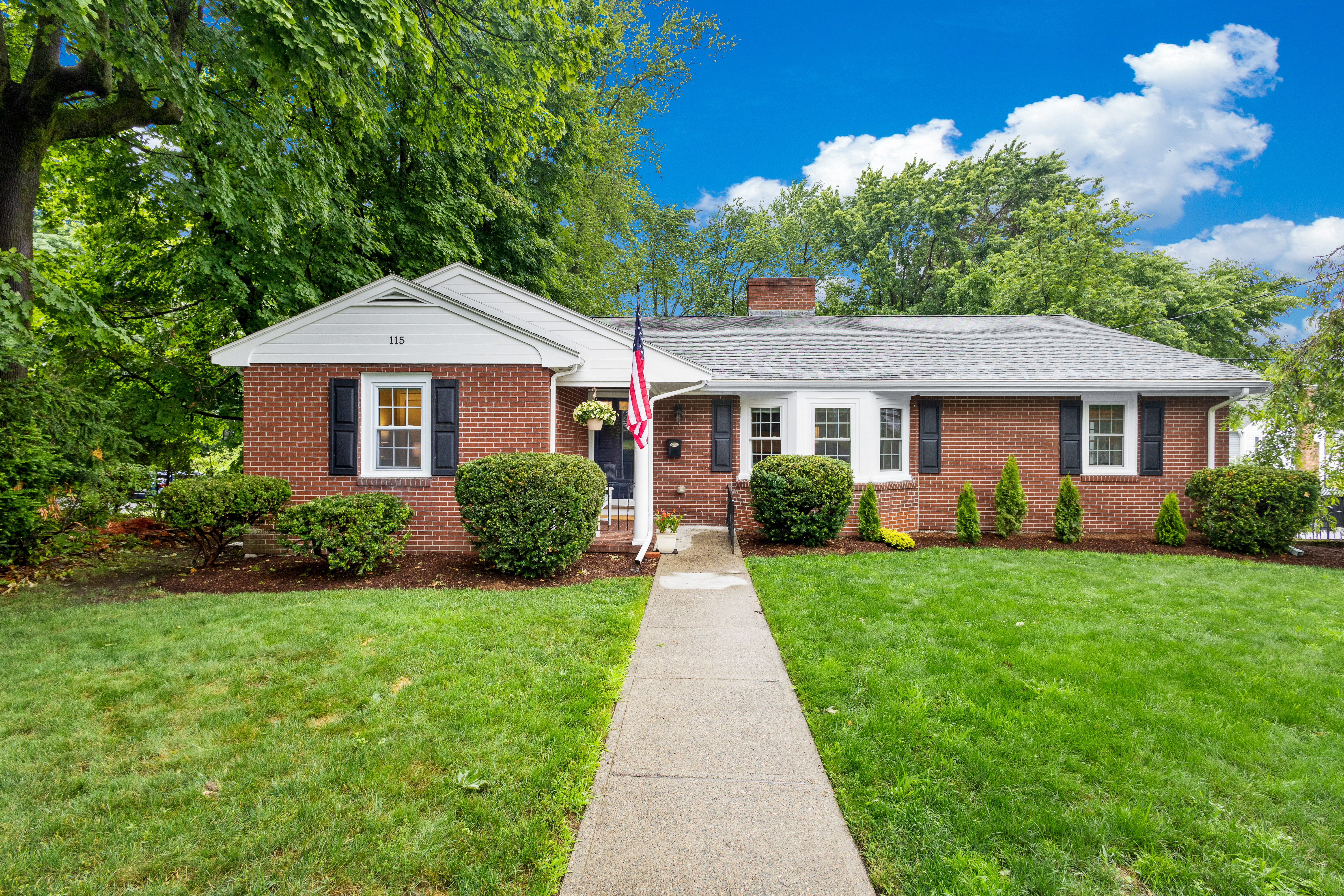  115 Walnut Street, Dedham, MA, 02026 - 物件實景