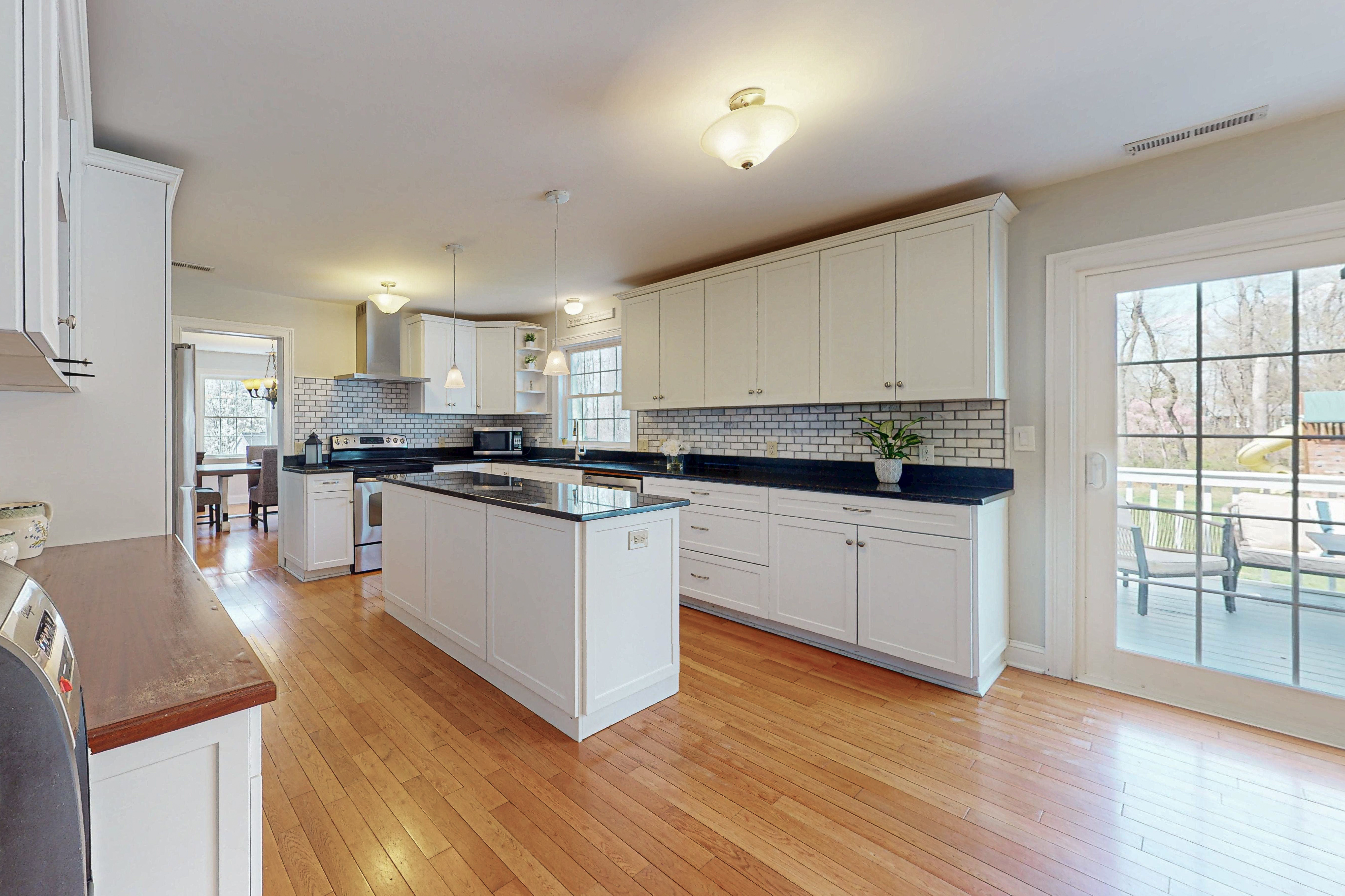  Magnificent Updated Colonial - 物件實景