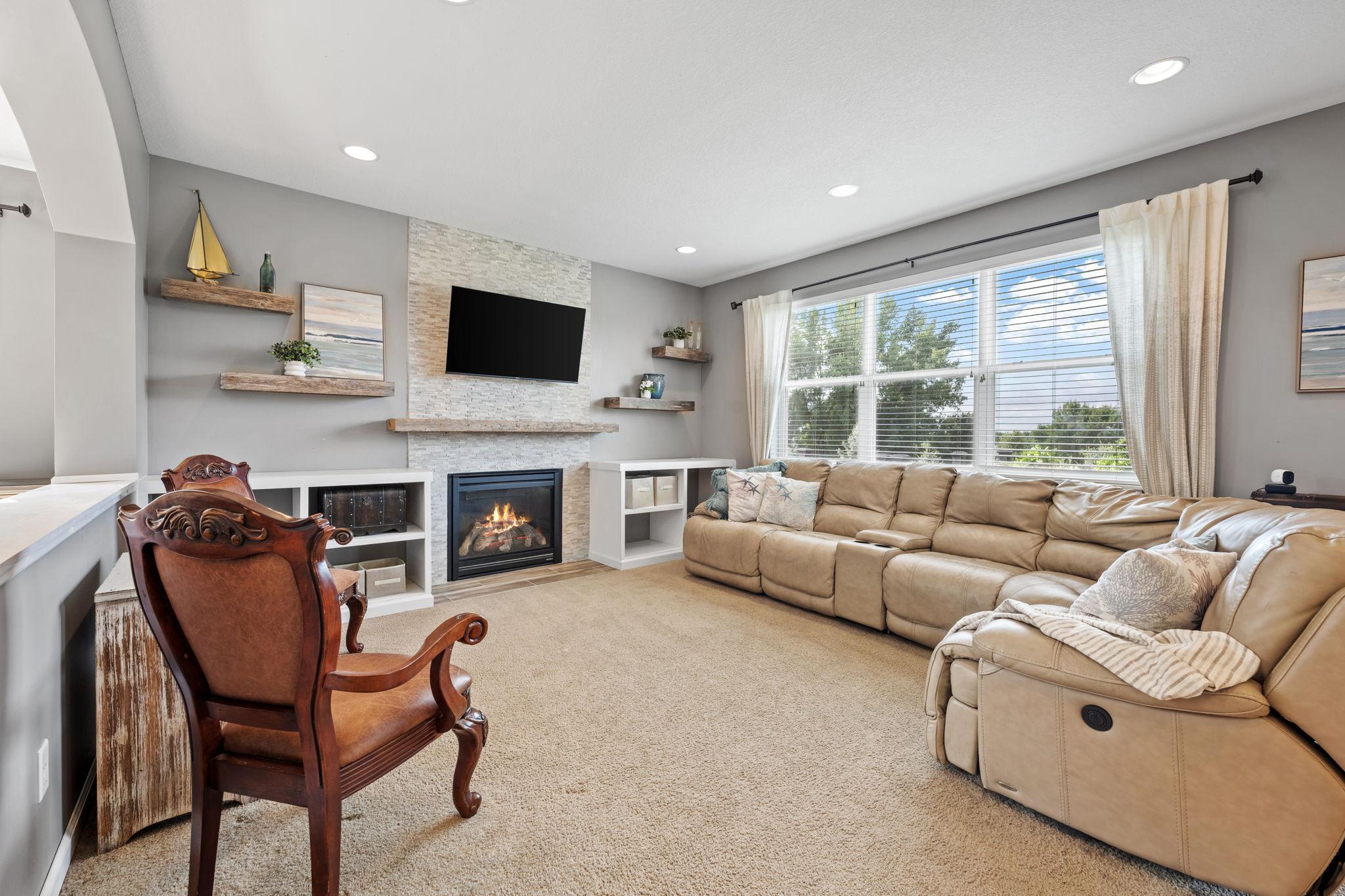 Lakeville, Minnesota, 55044, United States, 4 Bedrooms Bedrooms, ,3 BathroomsBathrooms,Residential,For Sale,1992013