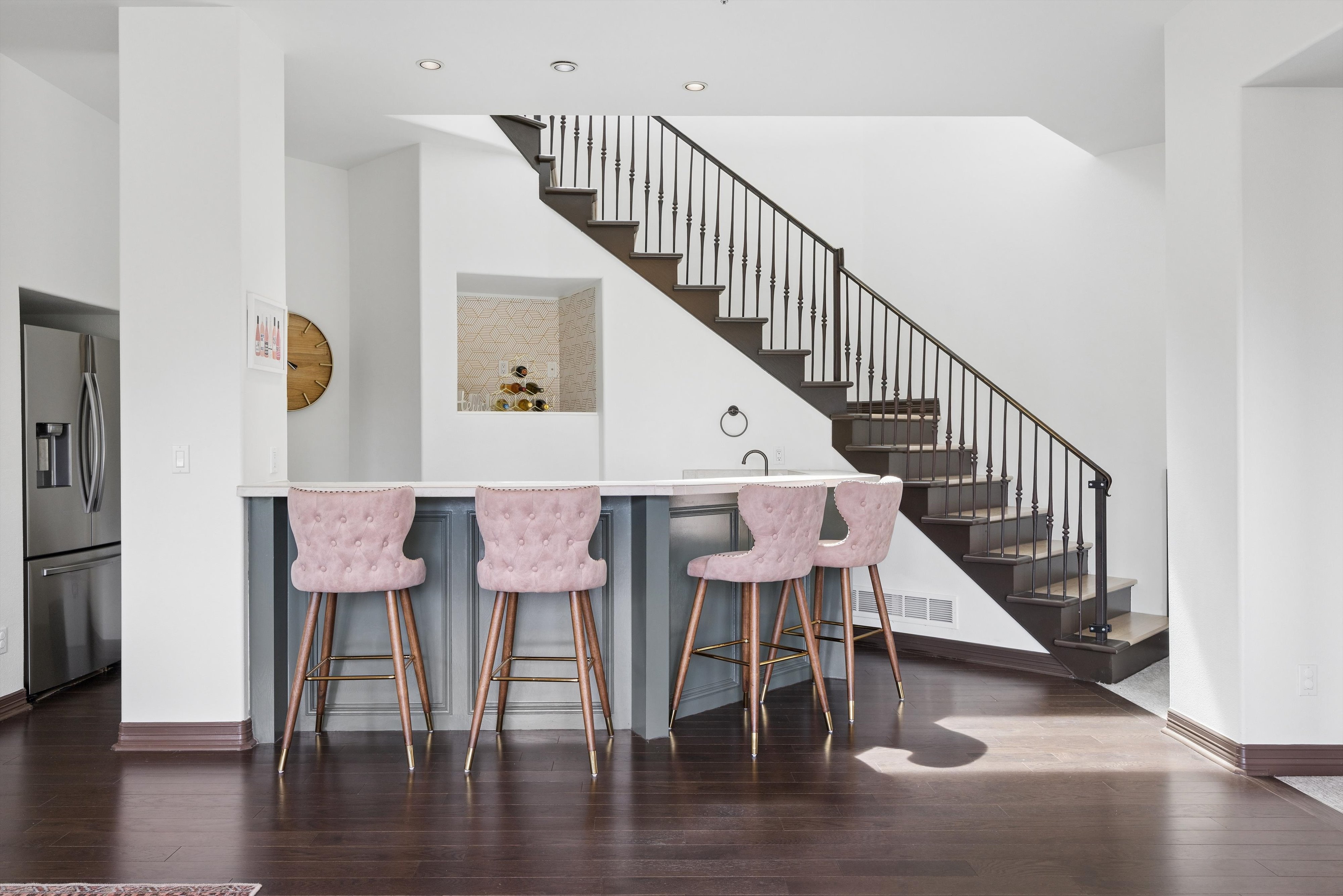  Remodeled 4 Bed 6 Bath Residence Offering Mountain, Sunset Views & Privacy - 物件實景