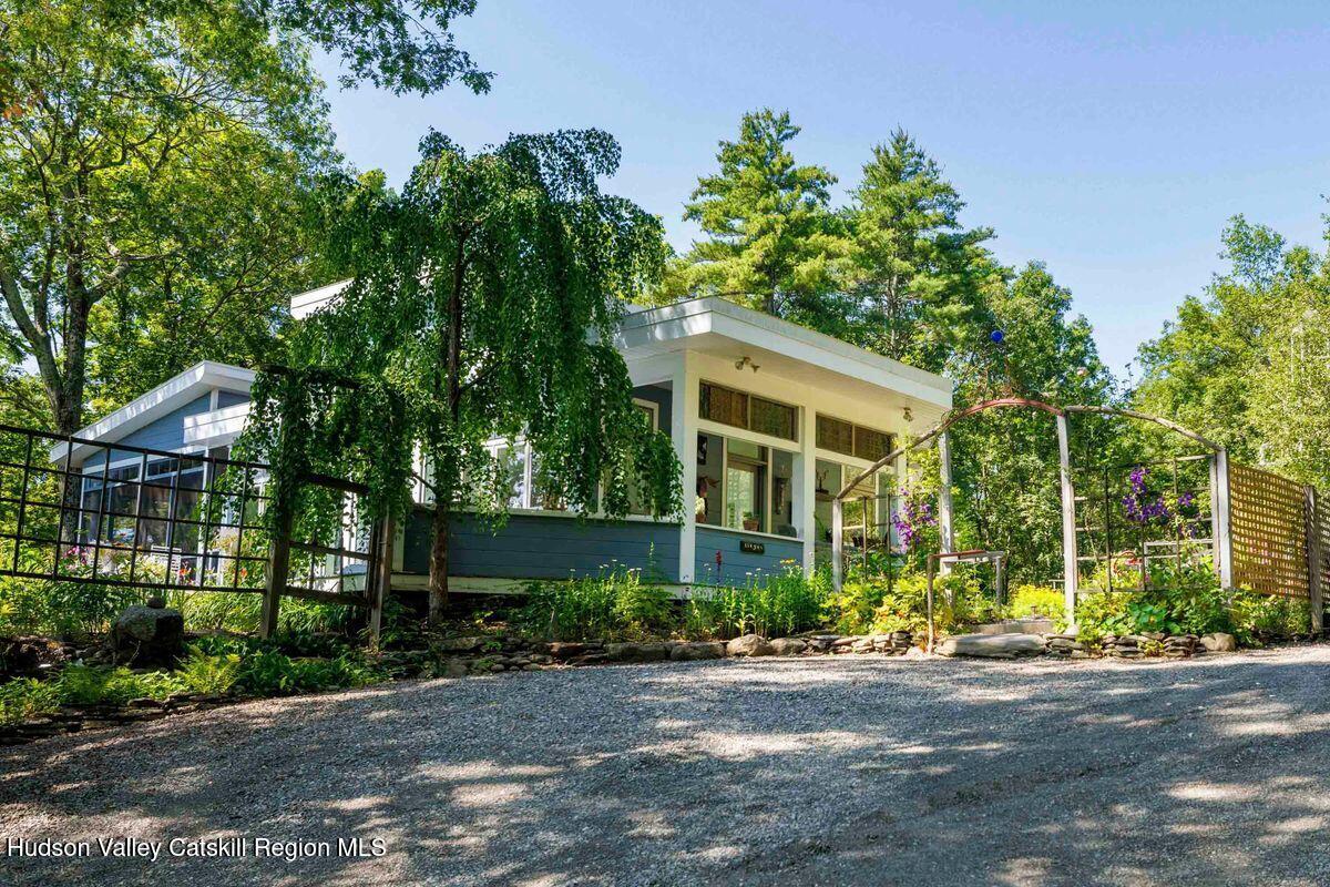 Bearsville, New York, 12409, United States, 3 Bedrooms Bedrooms, ,3 BathroomsBathrooms,Residential,For Sale,1901832