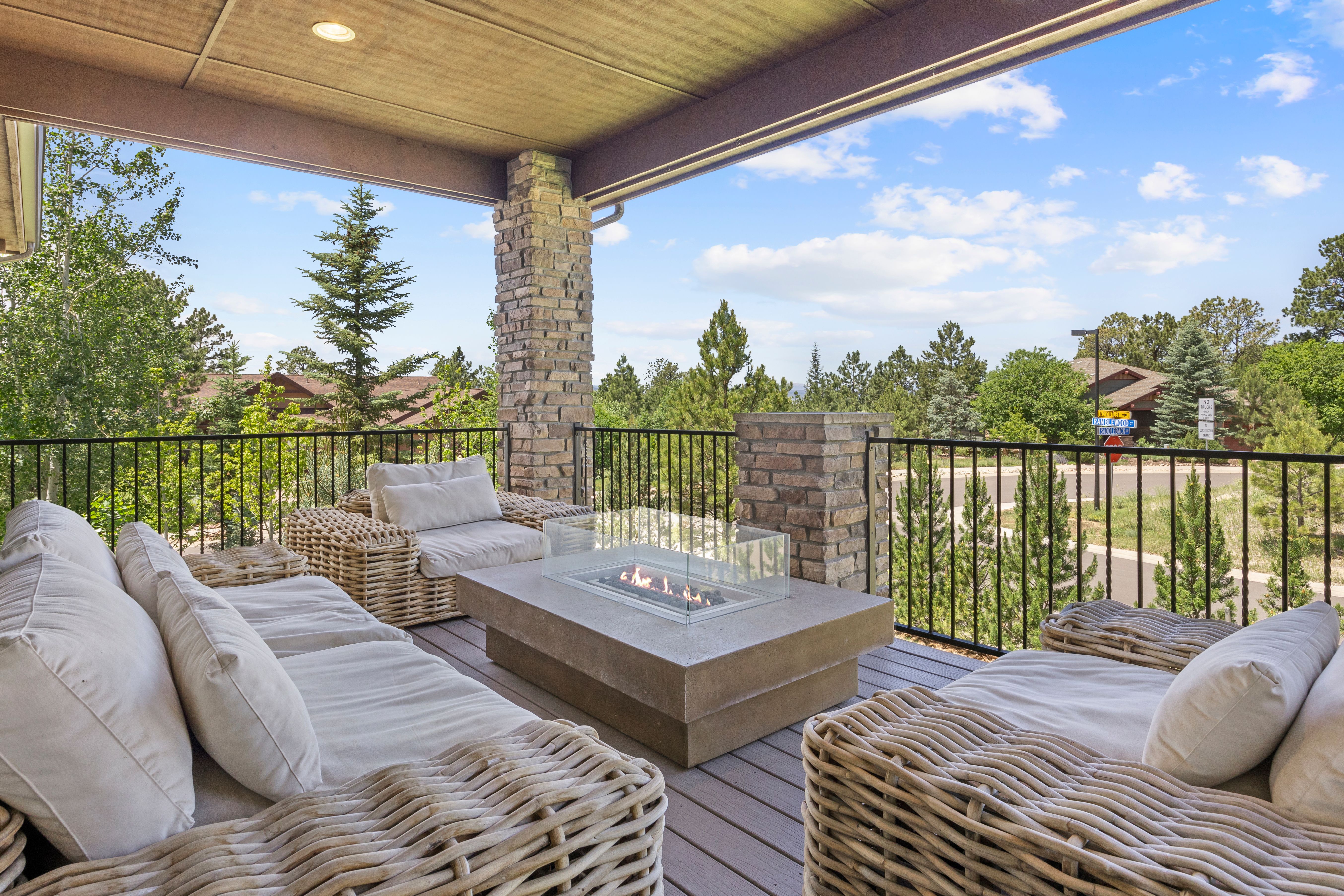  Outdoor Oasis Delivers an Unparalleled Lifestyle - 物件實景
