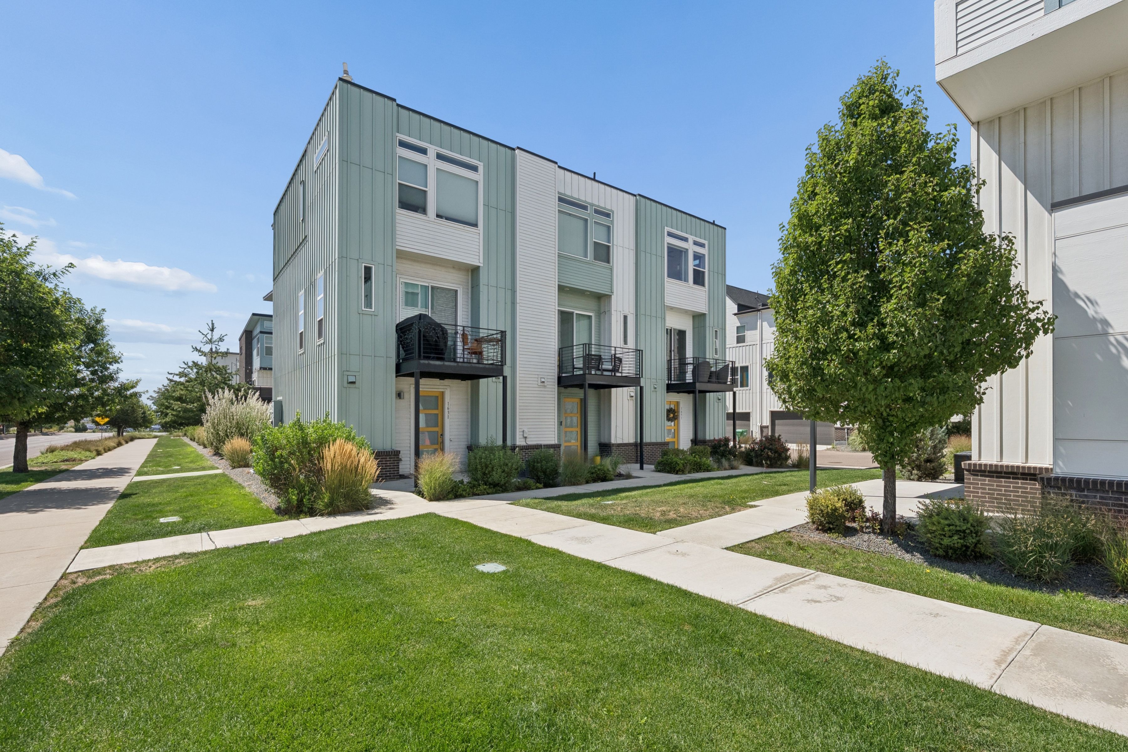  Beautiful Townhome In The Highly Desirable Midtown At Clear Creek Neighborhood - 物件實景