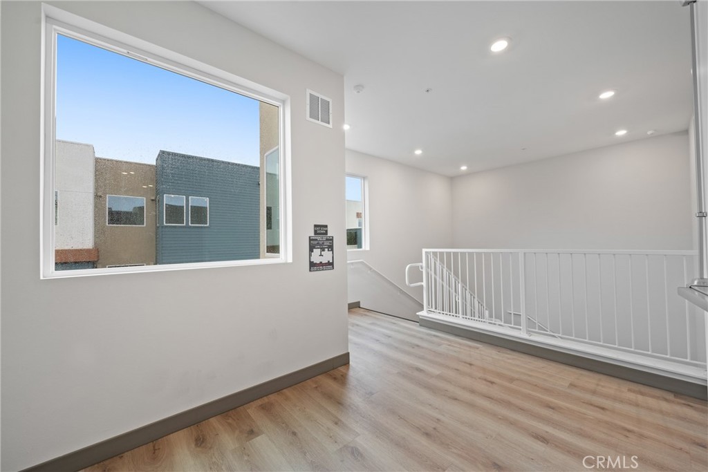 Irvine, California, 92618, United States, 1 Bedroom Bedrooms, ,1 BathroomBathrooms,Residential,For Sale,1707391