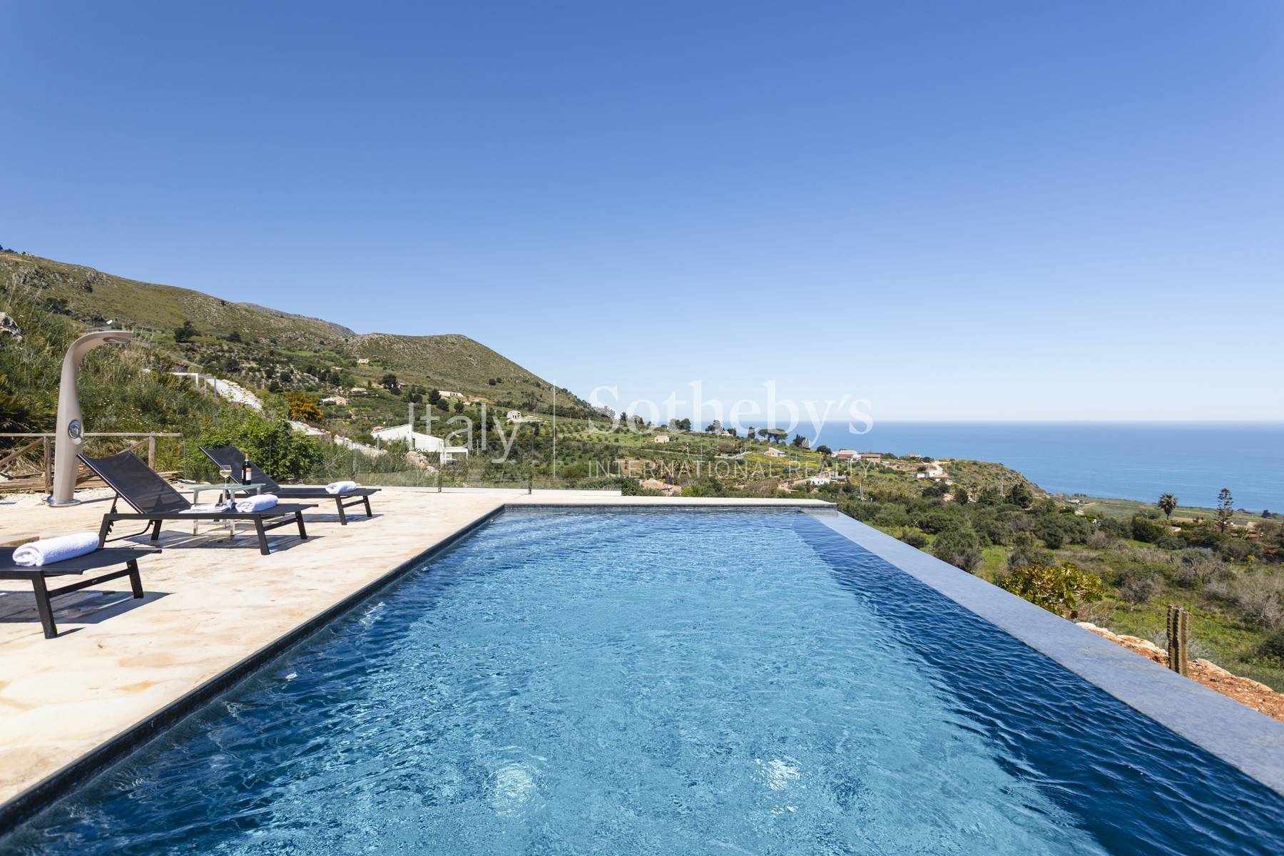  Extraordinary villa with views over the Gulf of Scopello - 物件實景