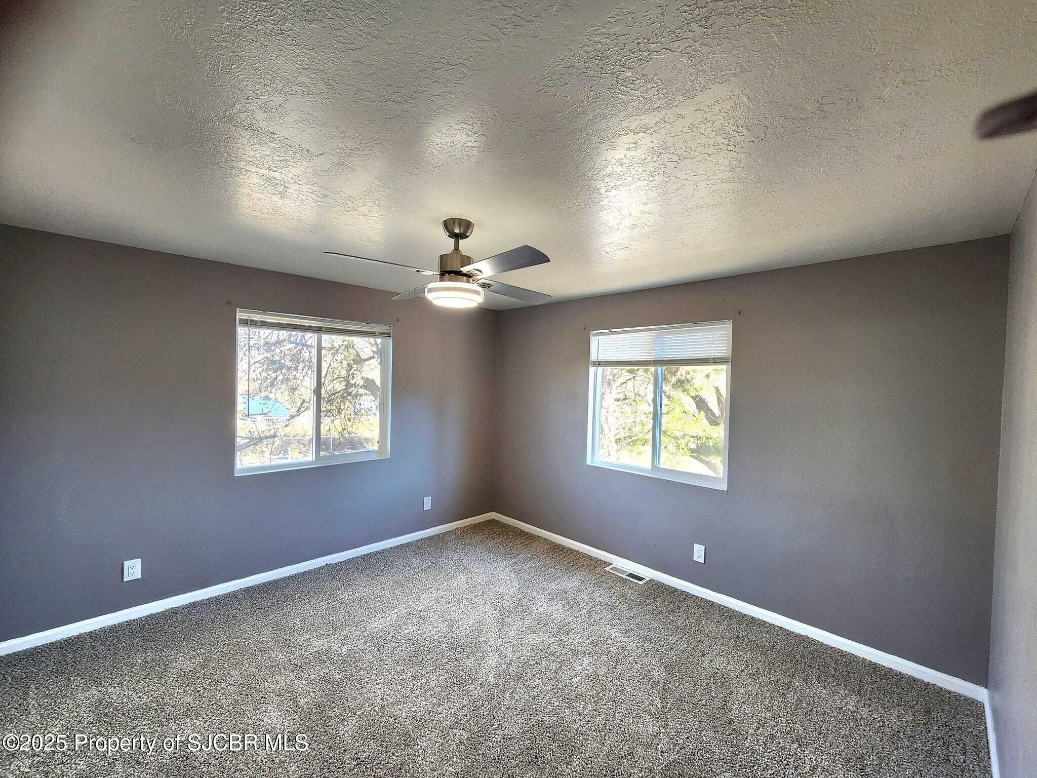Flora Vista, New Mexico, 87415, United States, 5 Bedrooms Bedrooms, ,3 BathroomsBathrooms,Residential,For Sale,1926388