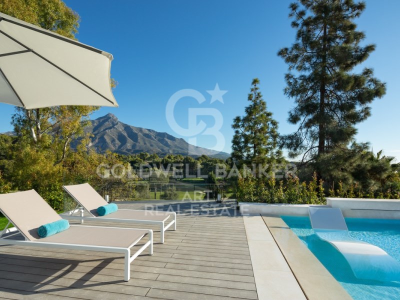 Marbella, Andalusia, ES, 5 Bedrooms Bedrooms, ,5 BathroomsBathrooms,Residential,For Sale,1901143