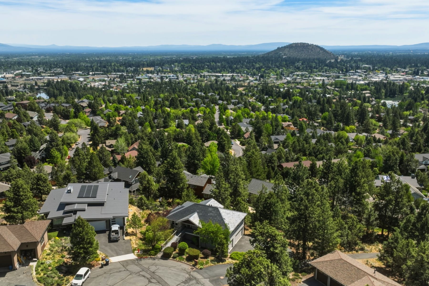  2409 NW Hillpine Court Bend, OR 97703 - 物件實景