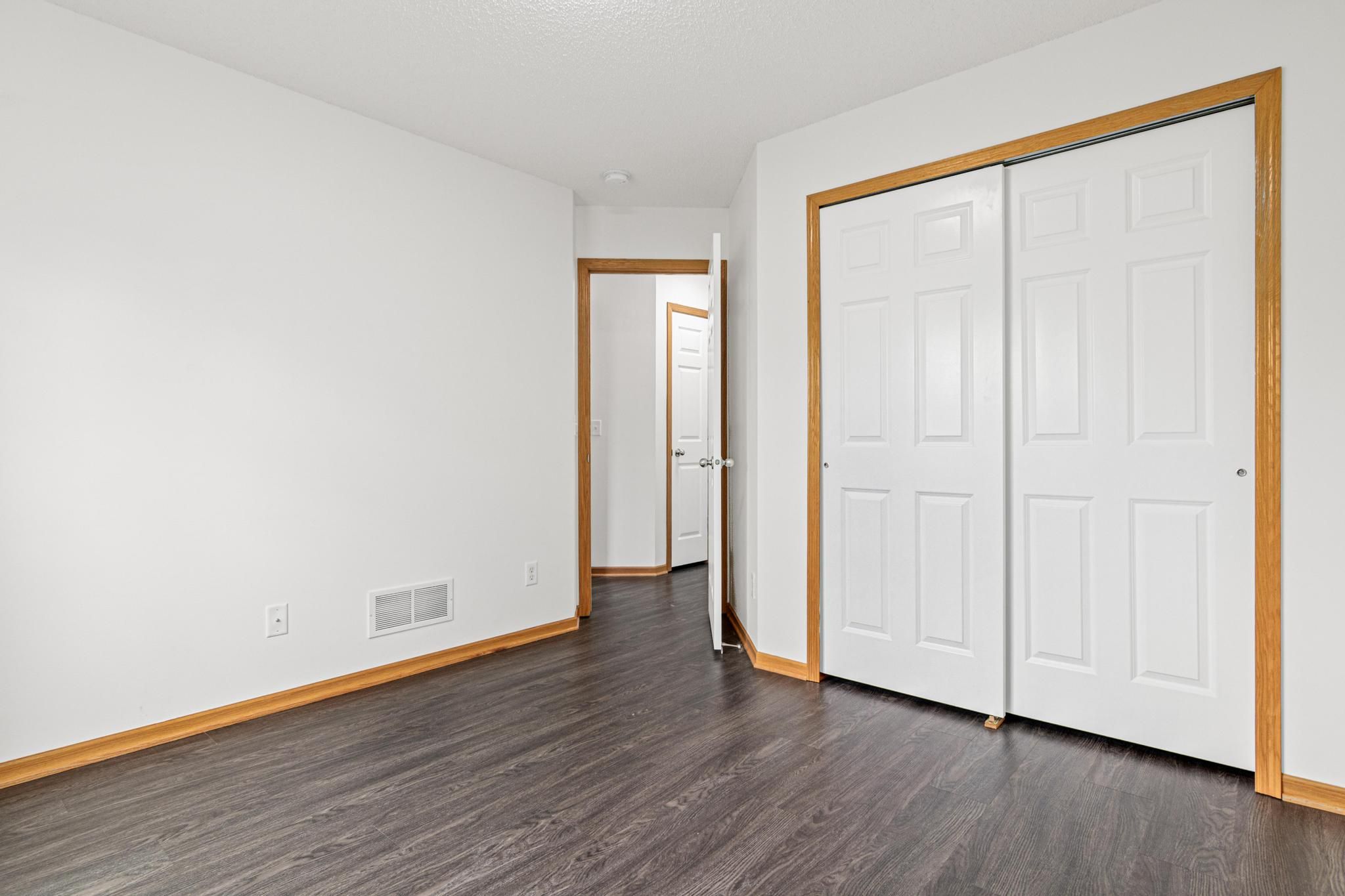  Beautifully Updated Living Near Downtown Robbinsdale - 物件實景