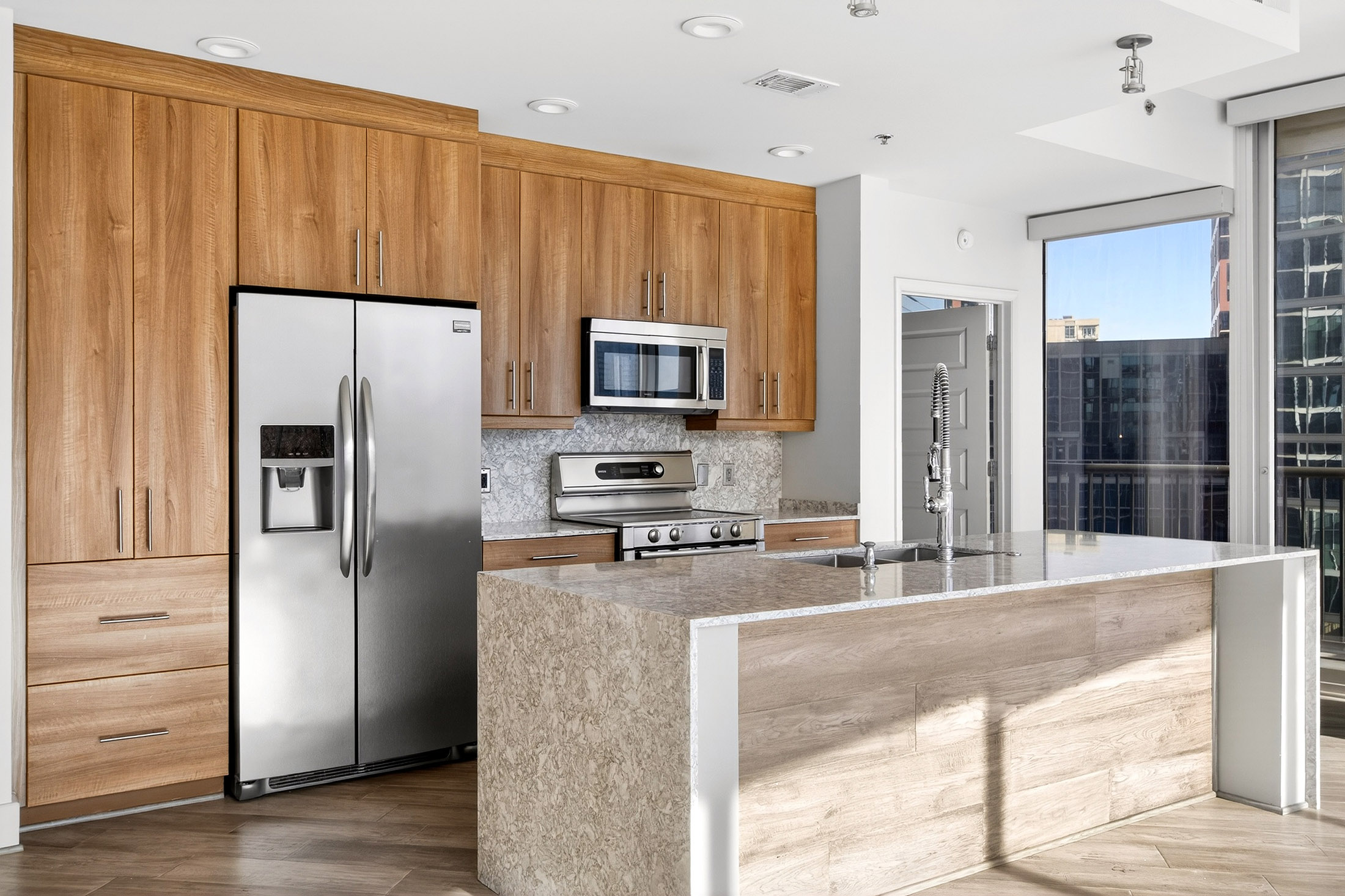  Iconic Intown Living at 1010 Midtown - 物件實景