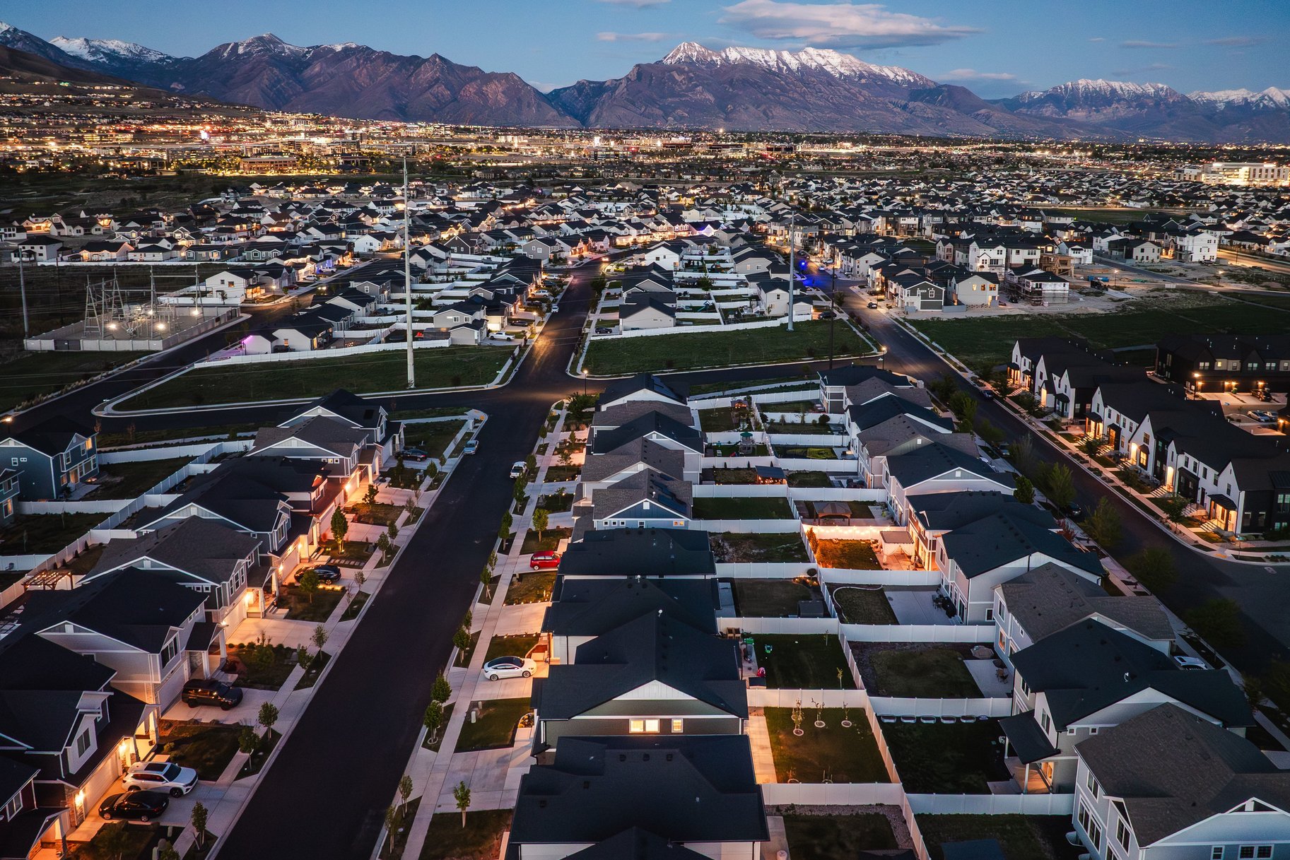  Fresh, Bright & Beautiful 2-Story Home - 物件實景