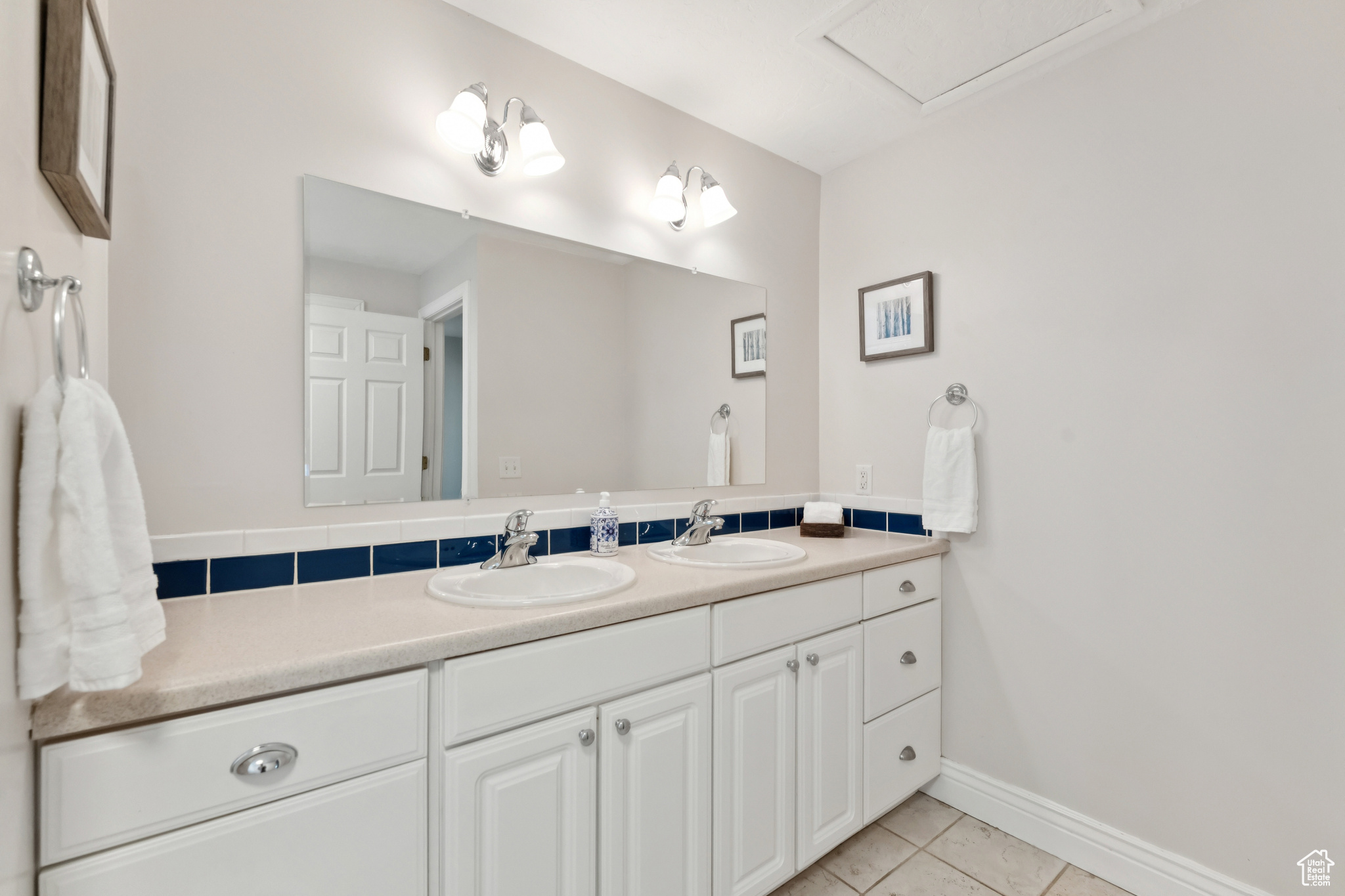 Draper, Utah, 84020, United States, 6 Bedrooms Bedrooms, ,4 BathroomsBathrooms,Residential,For Sale,1848551