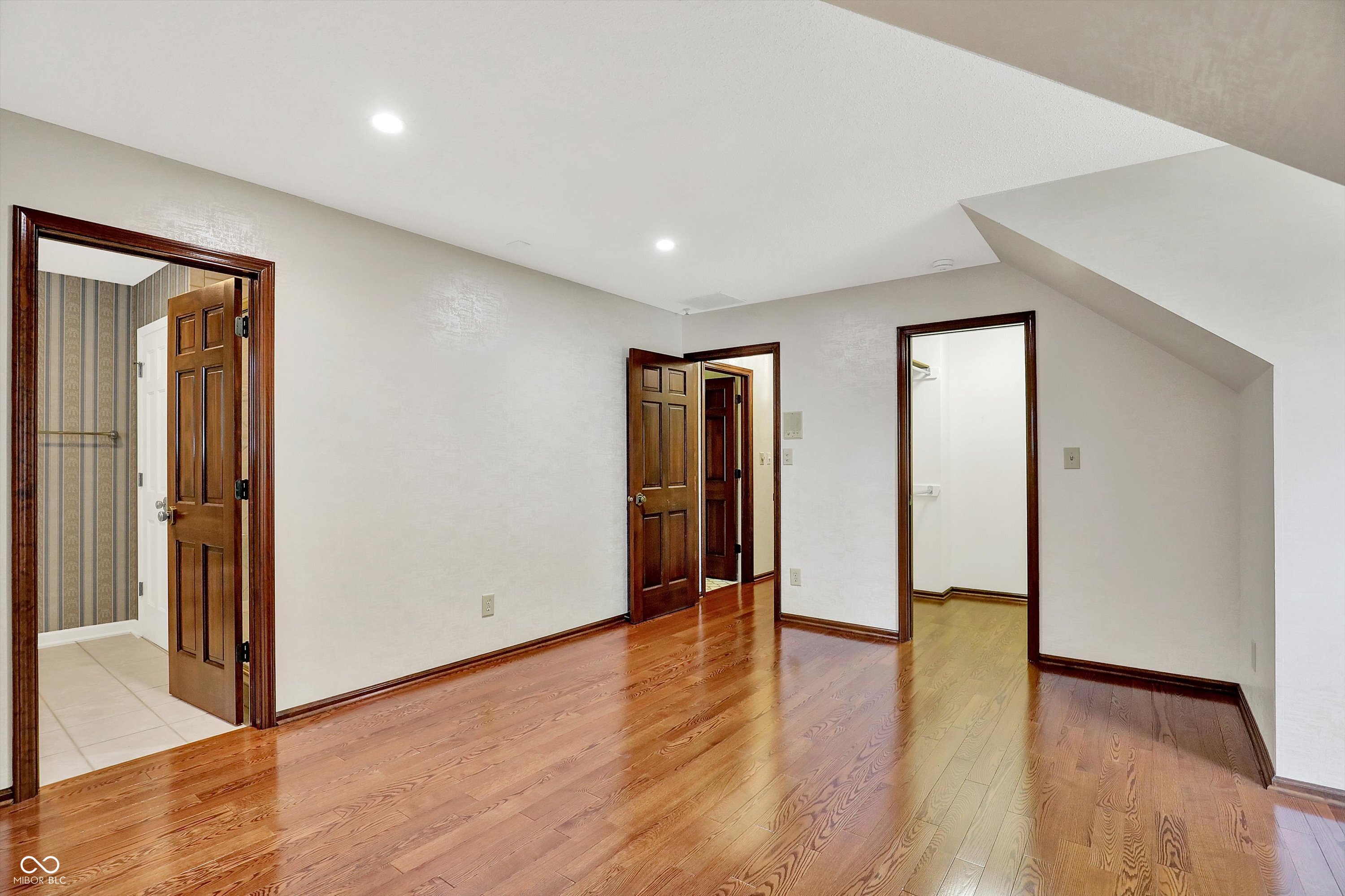 Indianapolis, Indiana, 46260, United States, 4 Bedrooms Bedrooms, ,6 BathroomsBathrooms,Residential,For Sale,1976230