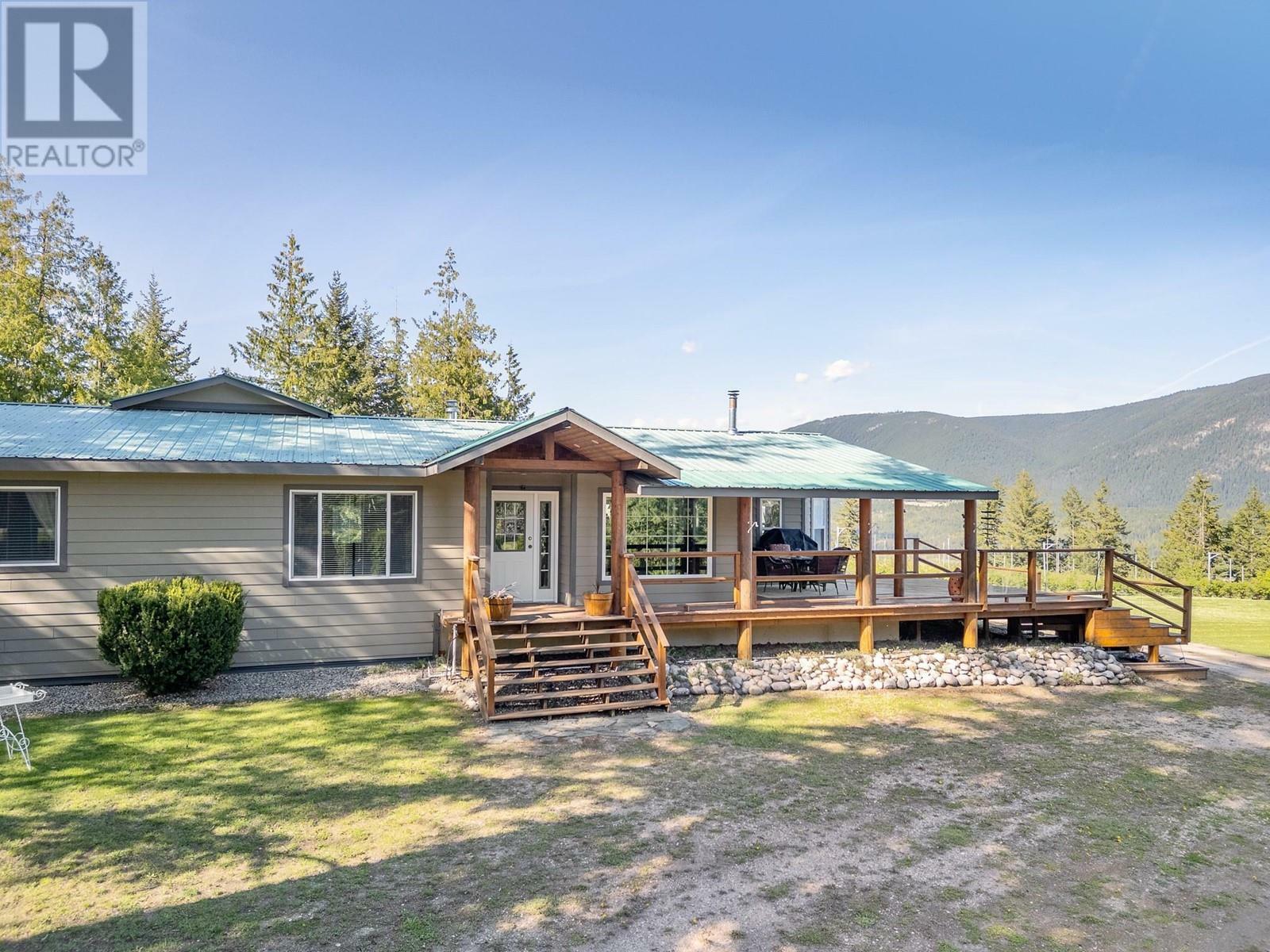 SALMON ARM, British Columbia, V1E 3A4, CA, 4 Bedrooms Bedrooms, ,2 BathroomsBathrooms,Residential,For Sale,1838776