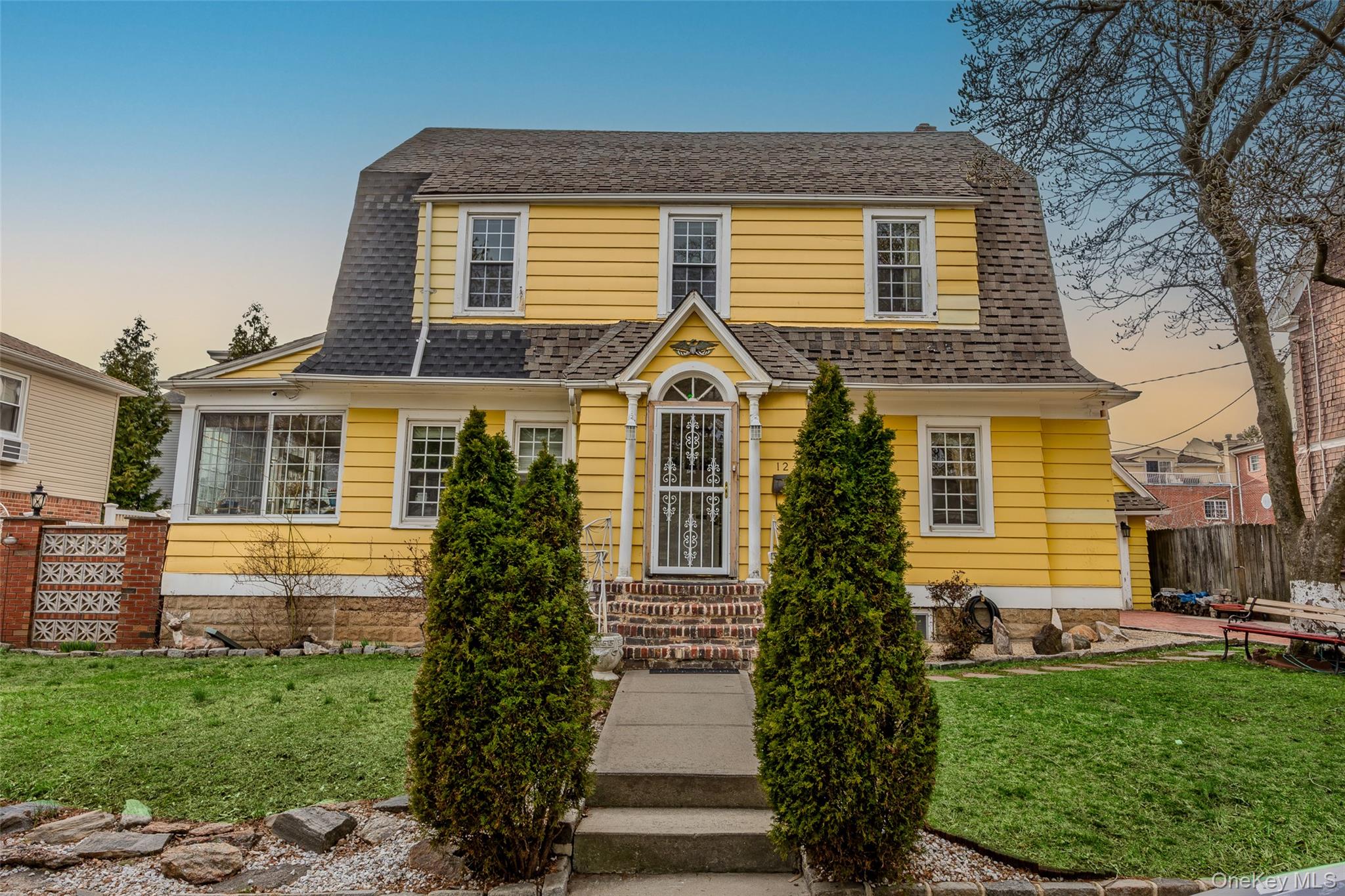 Beech Ct, College Point, NY 11356