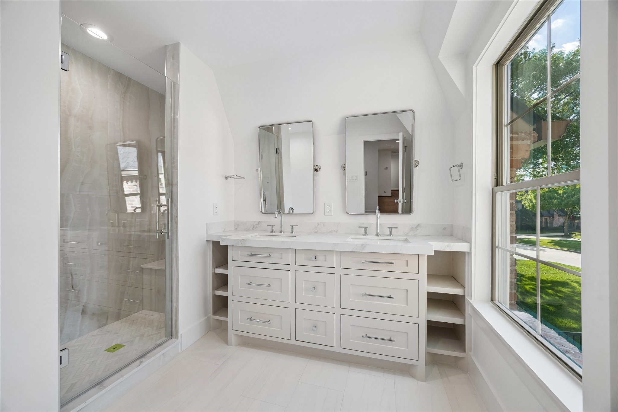  620 Stoneleigh Drive - 物件實景