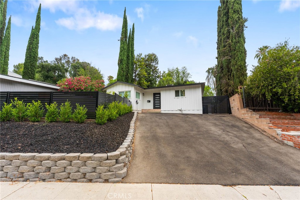 Woodland Hills, California, 91364, United States, 3 Bedrooms Bedrooms, ,2 BathroomsBathrooms,Residential,For Sale,1902441