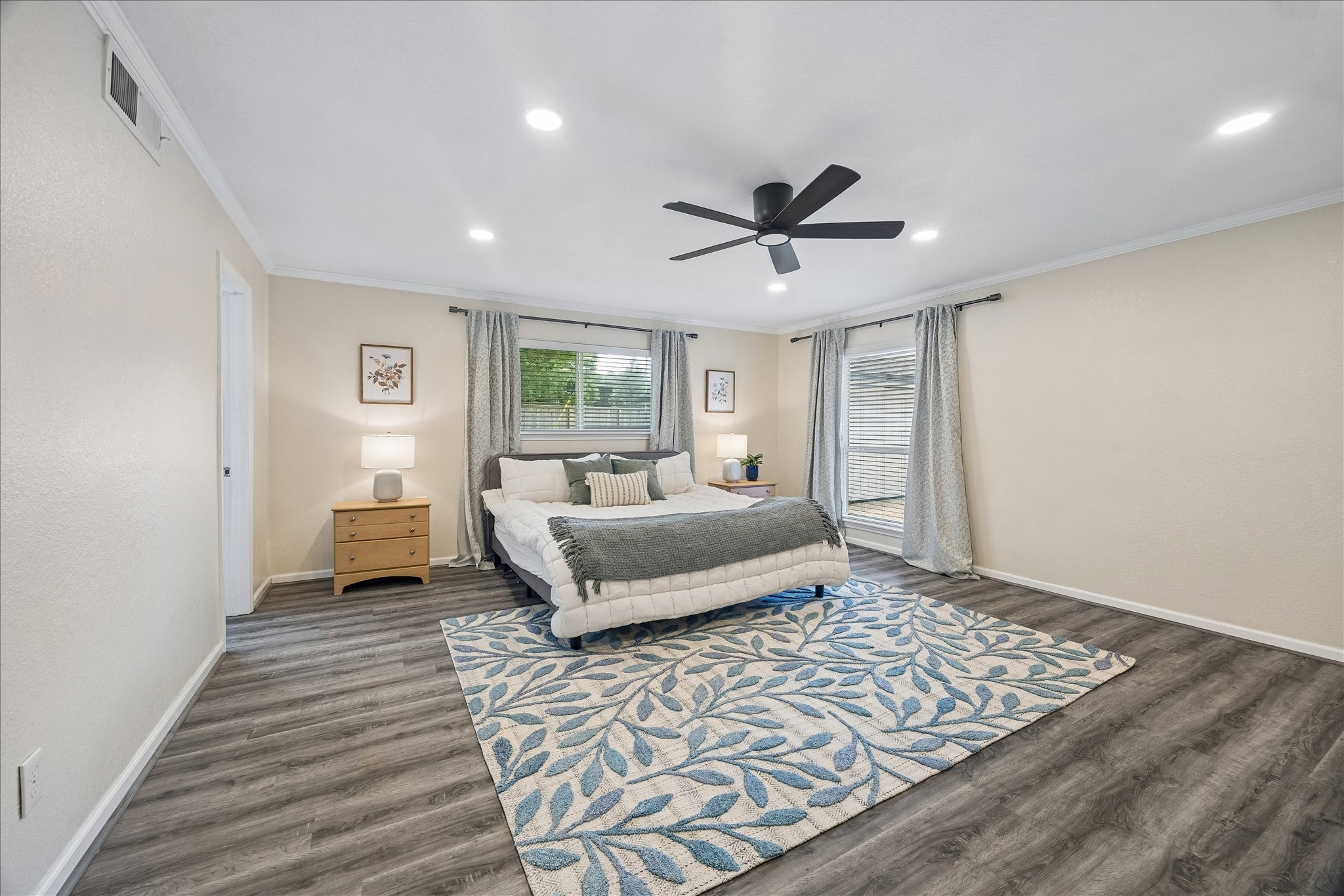  5243 Caversham Drive - 物件實景