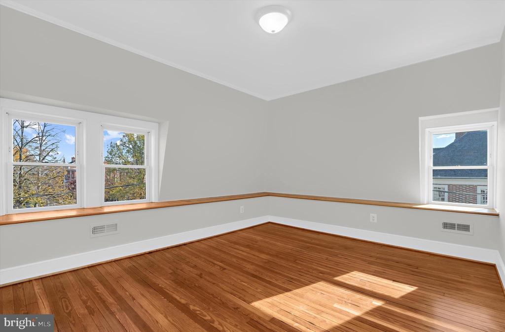 Chestertown, Maryland, 21620, United States, 5 Bedrooms Bedrooms, ,5 BathroomsBathrooms,Residential,For Sale,1988970