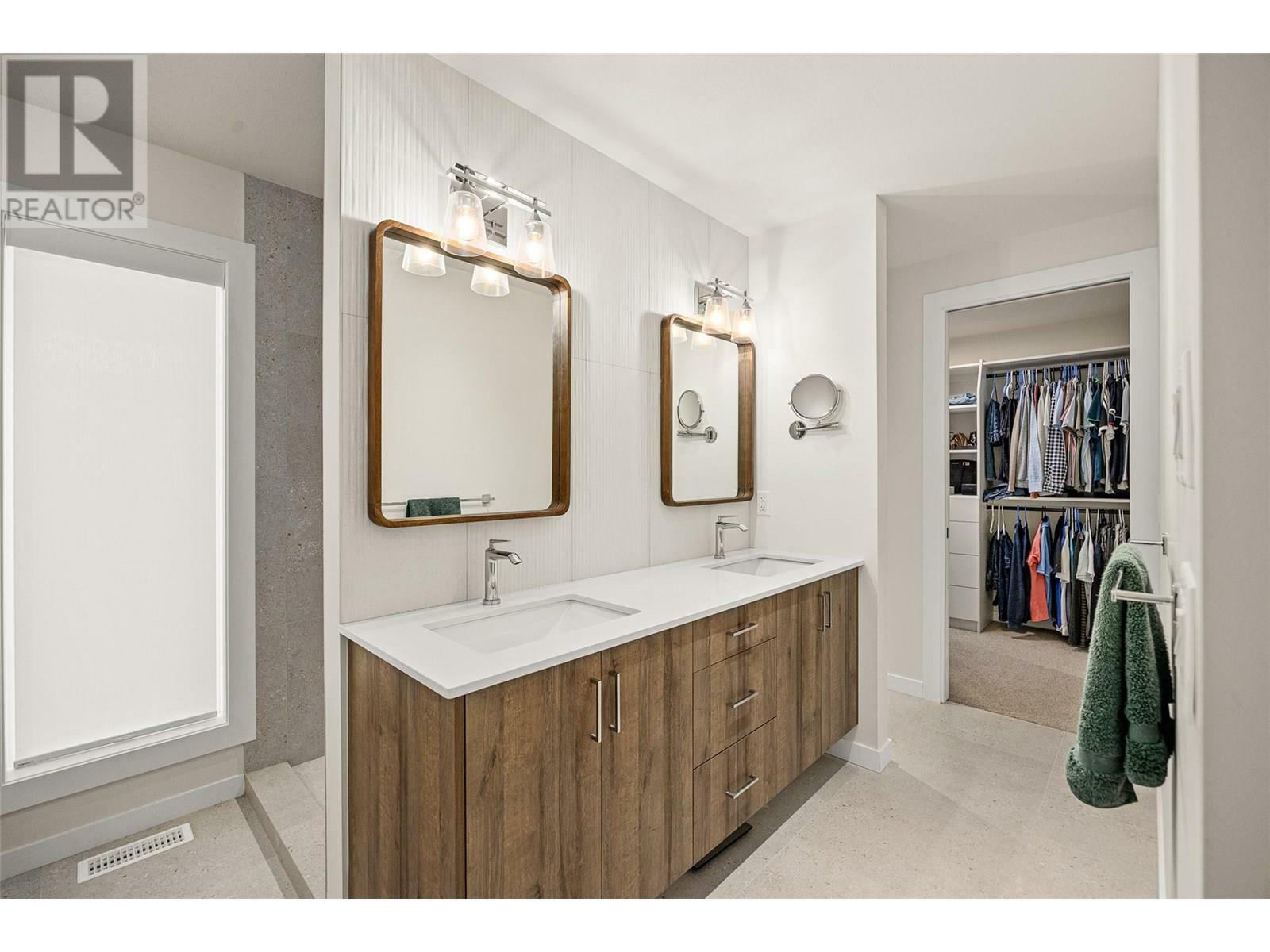 KELOWNA, British Columbia, V1V 0C9, CA, 5 Bedrooms Bedrooms, ,4 BathroomsBathrooms,Residential,For Sale,1875451