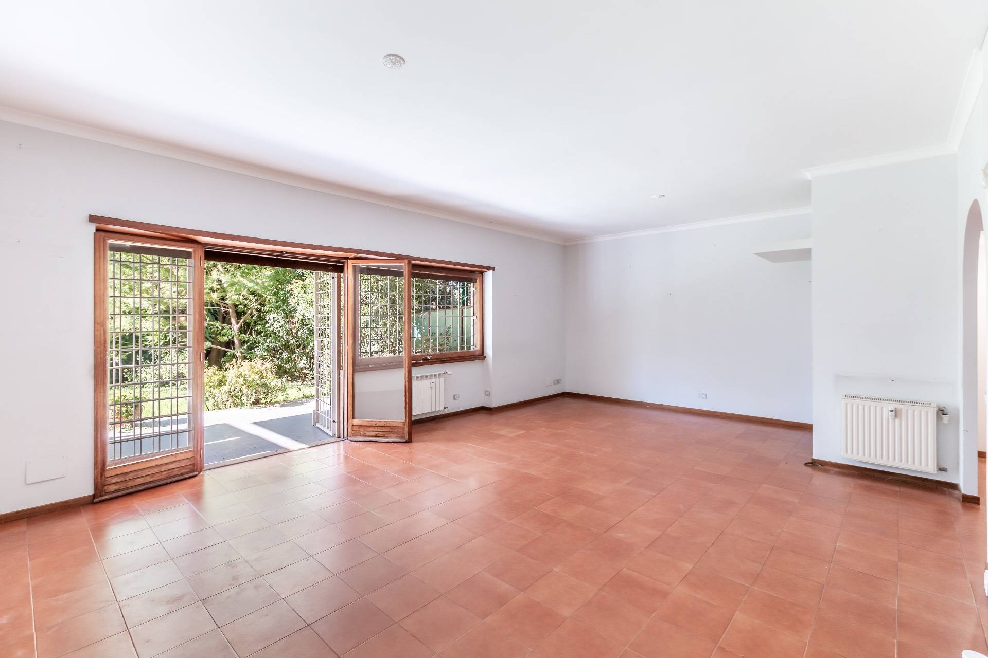 Roma, Roma, 00100, IT, 3 Bedrooms Bedrooms, ,2 BathroomsBathrooms,Residential,For Sale,1963202