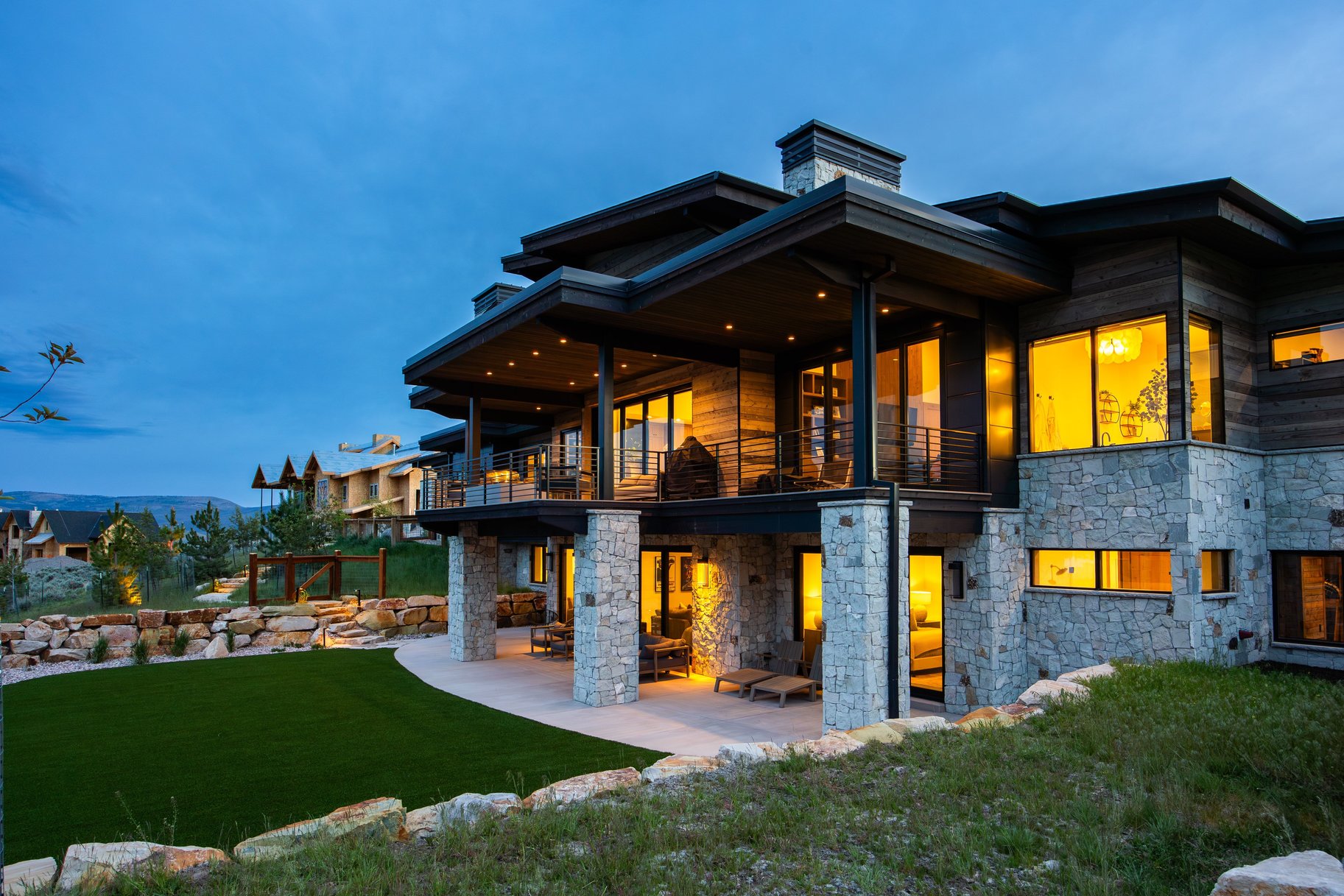  New Mountain Contemporary Home on Rare Double Lot with Timp Views - 物件實景