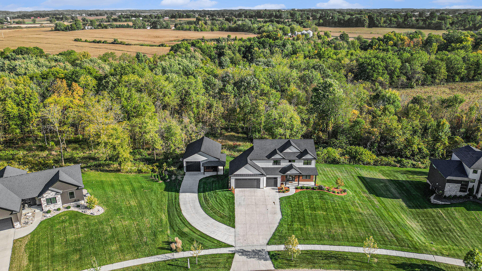 Allendale, Michigan, 49401, United States, 5 Bedrooms Bedrooms, ,4 BathroomsBathrooms,Residential,For Sale,1960697