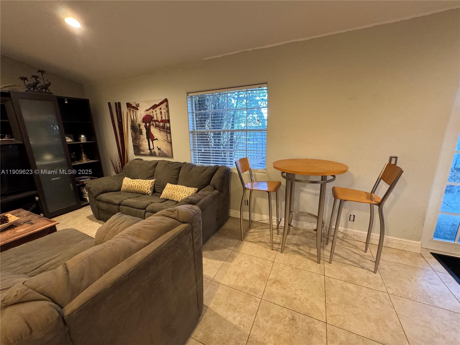 Weston, Florida, 33326, United States, 3 Bedrooms Bedrooms, ,2 BathroomsBathrooms,Residential,For Sale,1991492