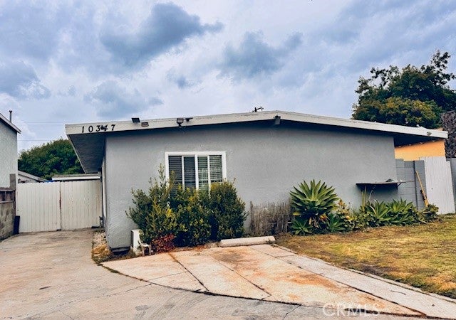 Kalmia St, Los Angeles, CA 90002