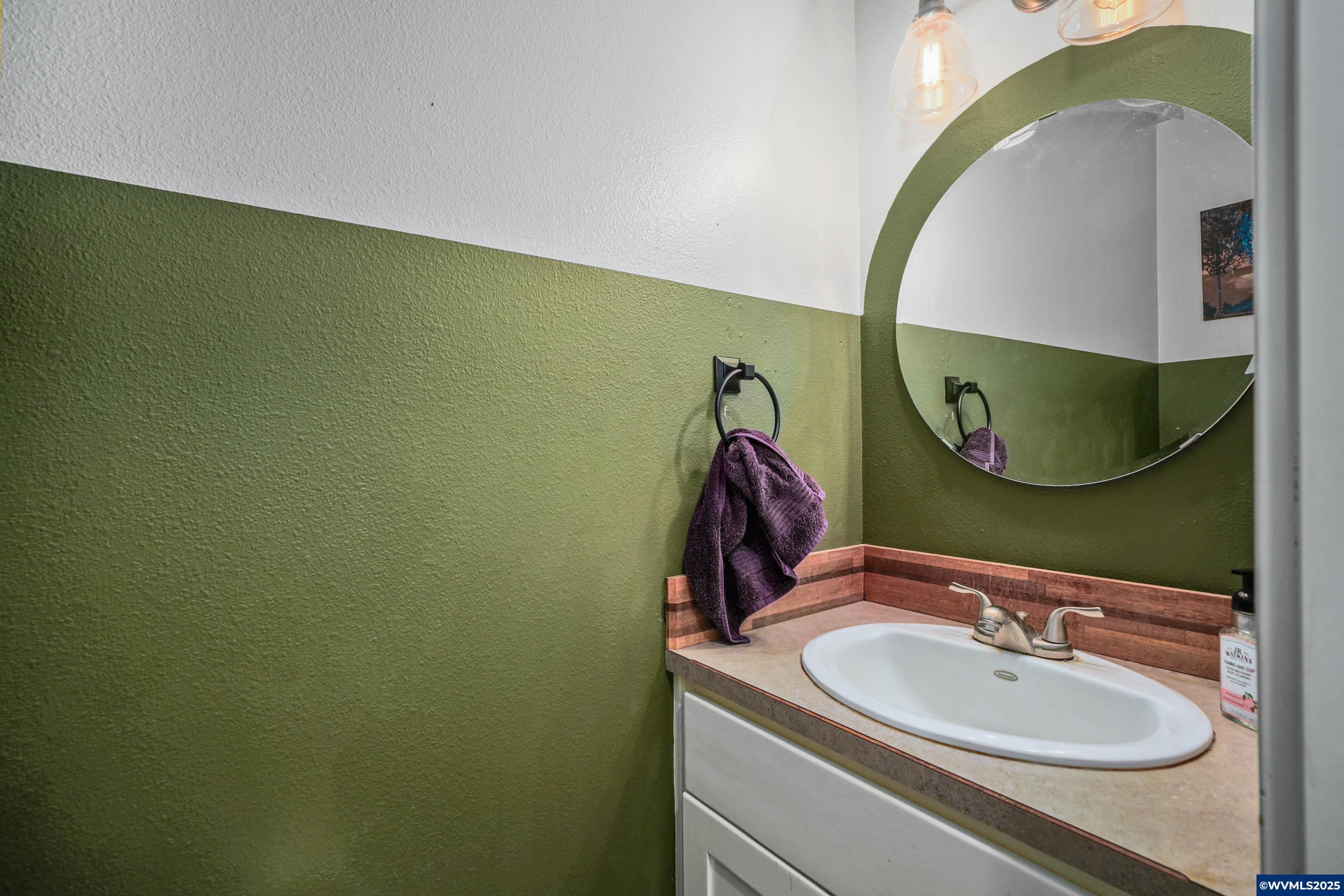 Keizer, Oregon, 97303, United States, 3 Bedrooms Bedrooms, ,3 BathroomsBathrooms,Residential,For Sale,1890853