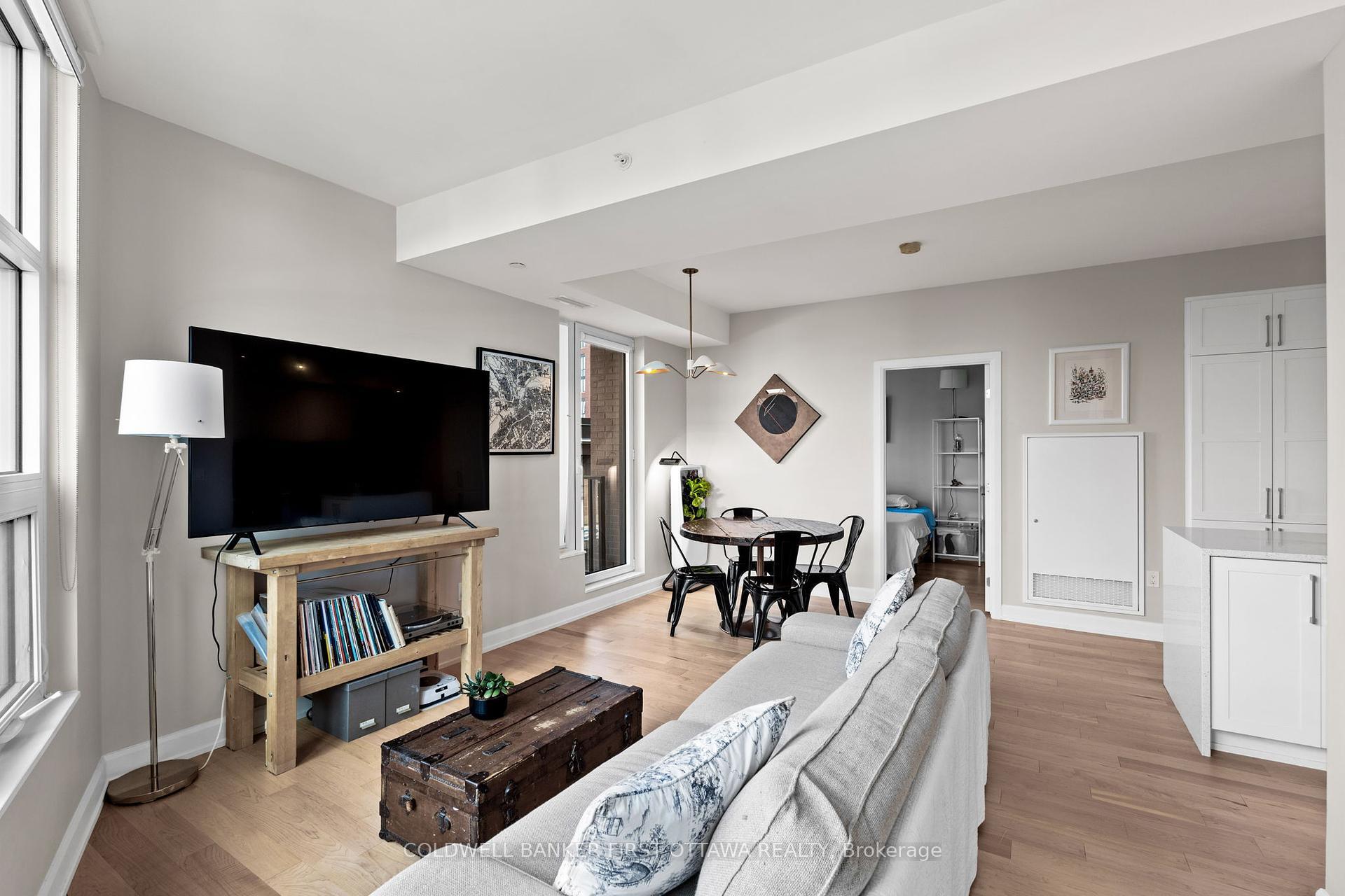 WEST CENTRE TOWN, Ontario, K1Y 4G9, CA, 2 Bedrooms Bedrooms, ,Residential,For Sale,1950292