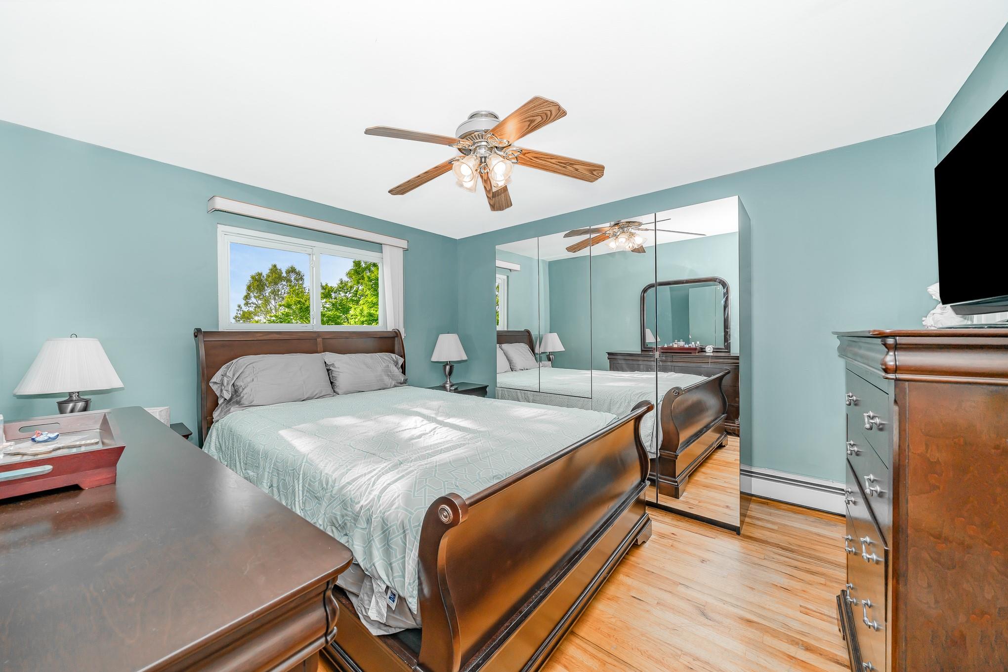 Franklin Square, New York, 11010, United States, 5 Bedrooms Bedrooms, ,2 BathroomsBathrooms,Residential,For Sale,1974579