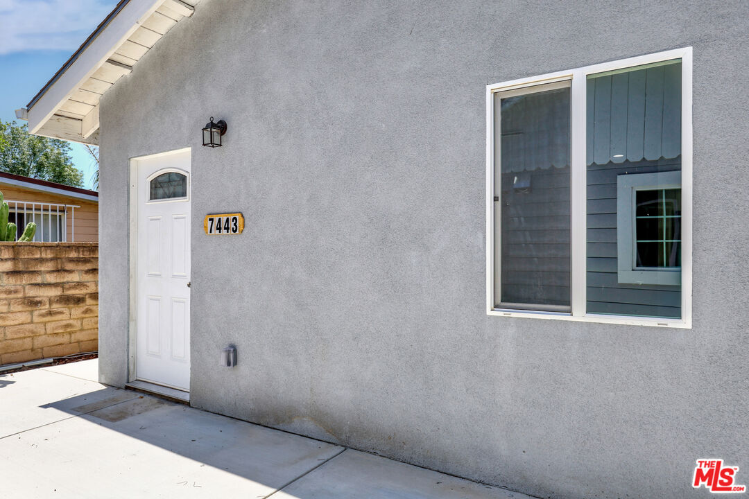 Reseda, California, 91335, United States, 10 Bedrooms Bedrooms, ,Residential,For Sale,1906500