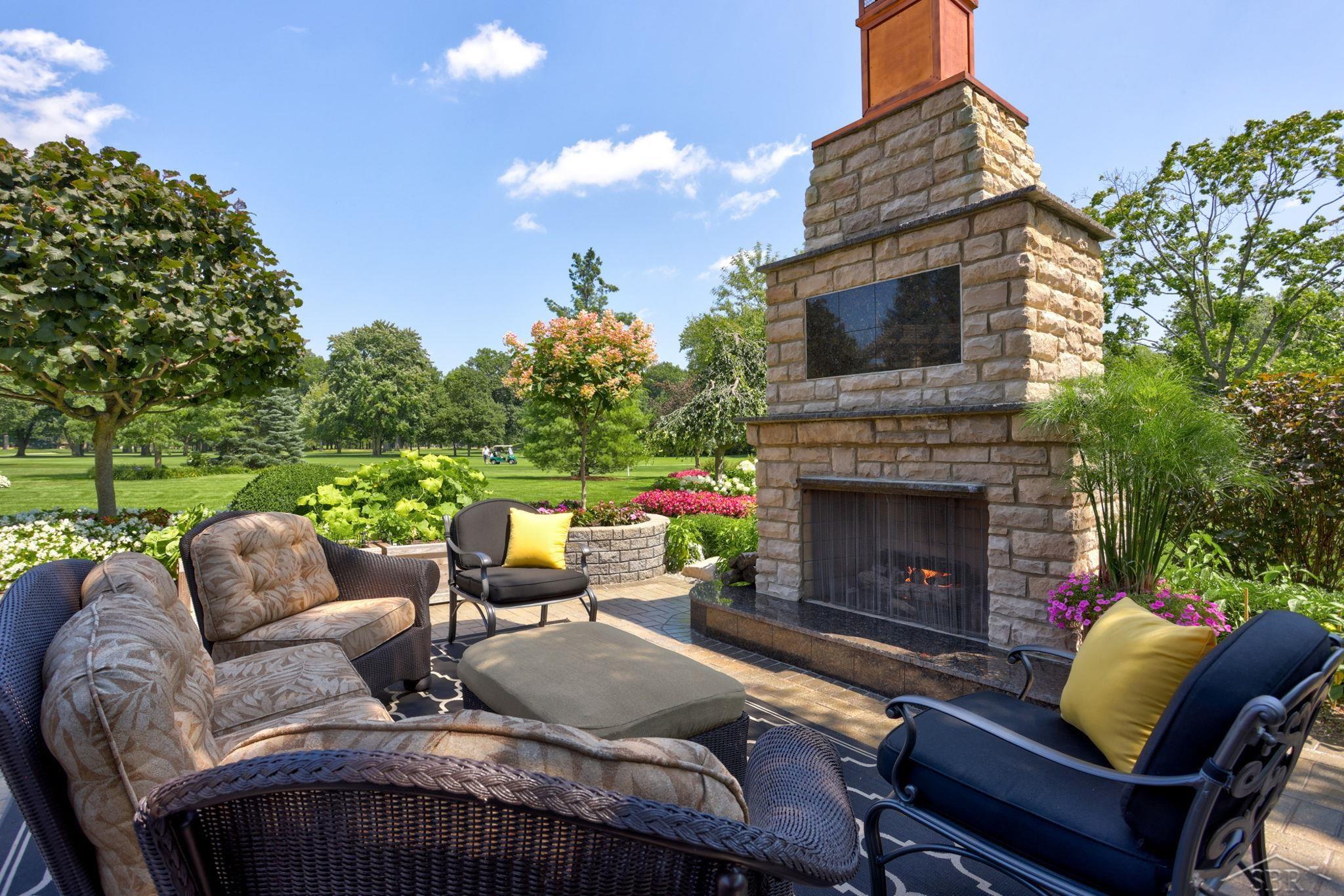210 Golfview, Saginaw, Michigan, 48638, United States, 4 Bedrooms Bedrooms, ,6 BathroomsBathrooms,Residential,For Sale,210 Golfview,1320030