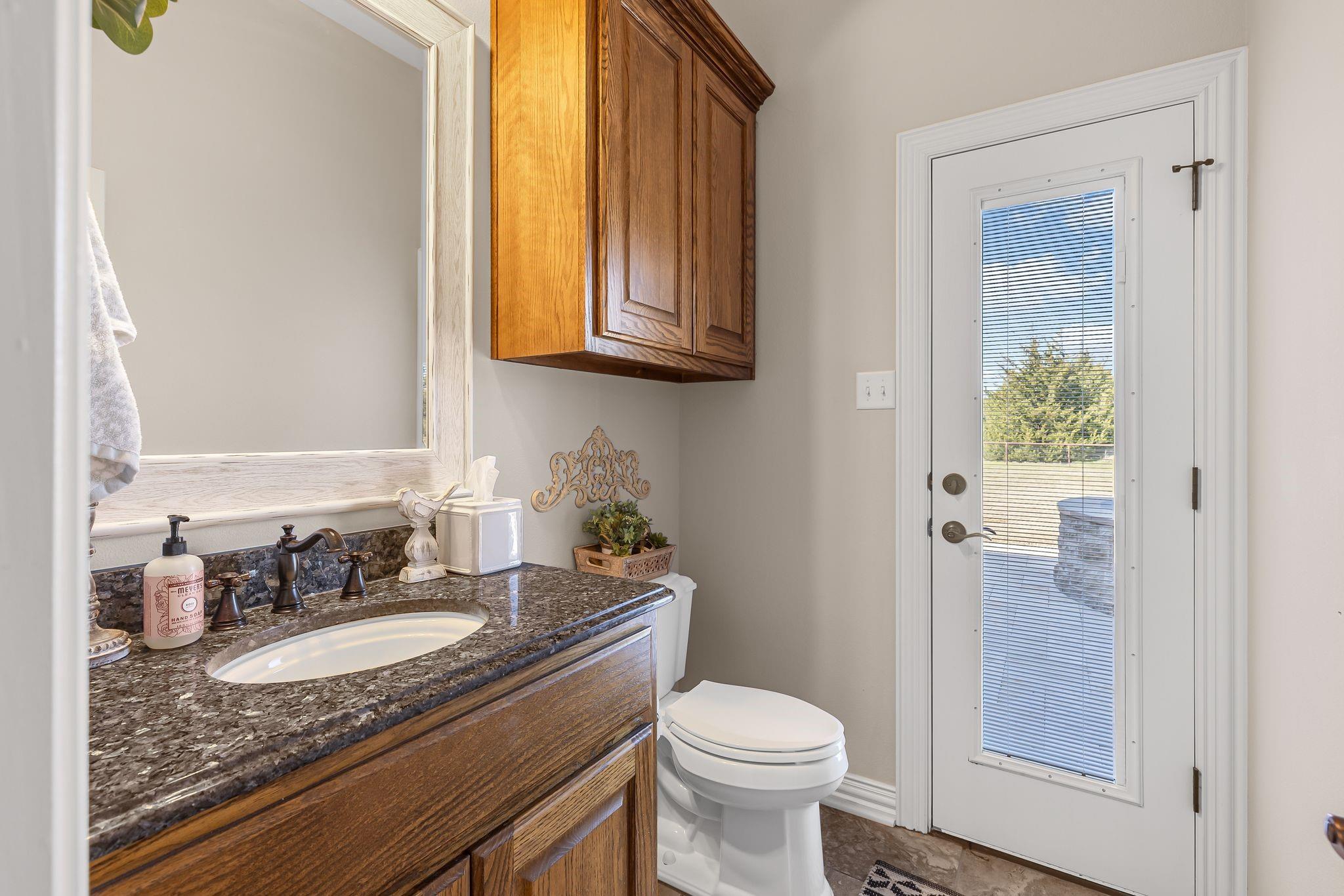 Caddo Mills, Texas, 75135, United States, 4 Bedrooms Bedrooms, ,5 BathroomsBathrooms,Residential,For Sale,1984290