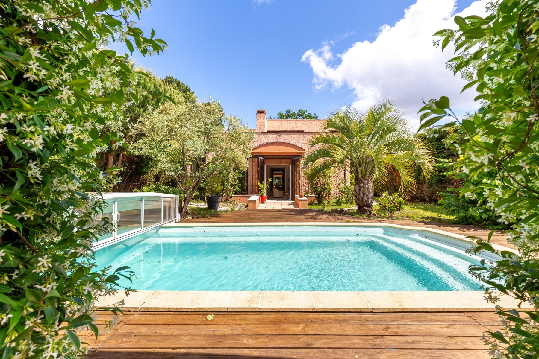  EXCEPTIONAL RESIDENCE – CONTEMPORARY RIAD-INSPIRED HOME – 250 SQ.M – PARC FÉAU - 物件實景